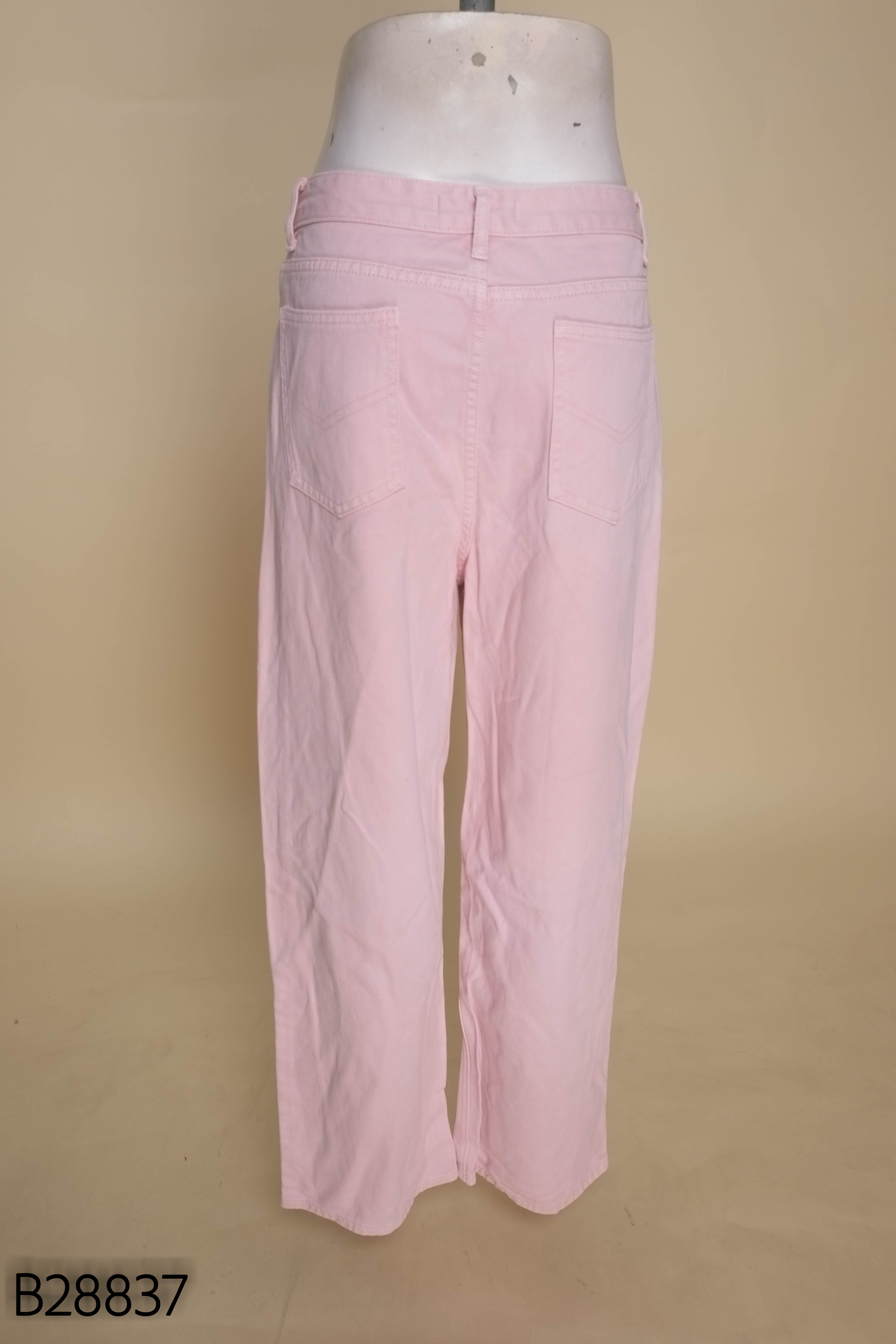 Quần jeans hồng trơn suông