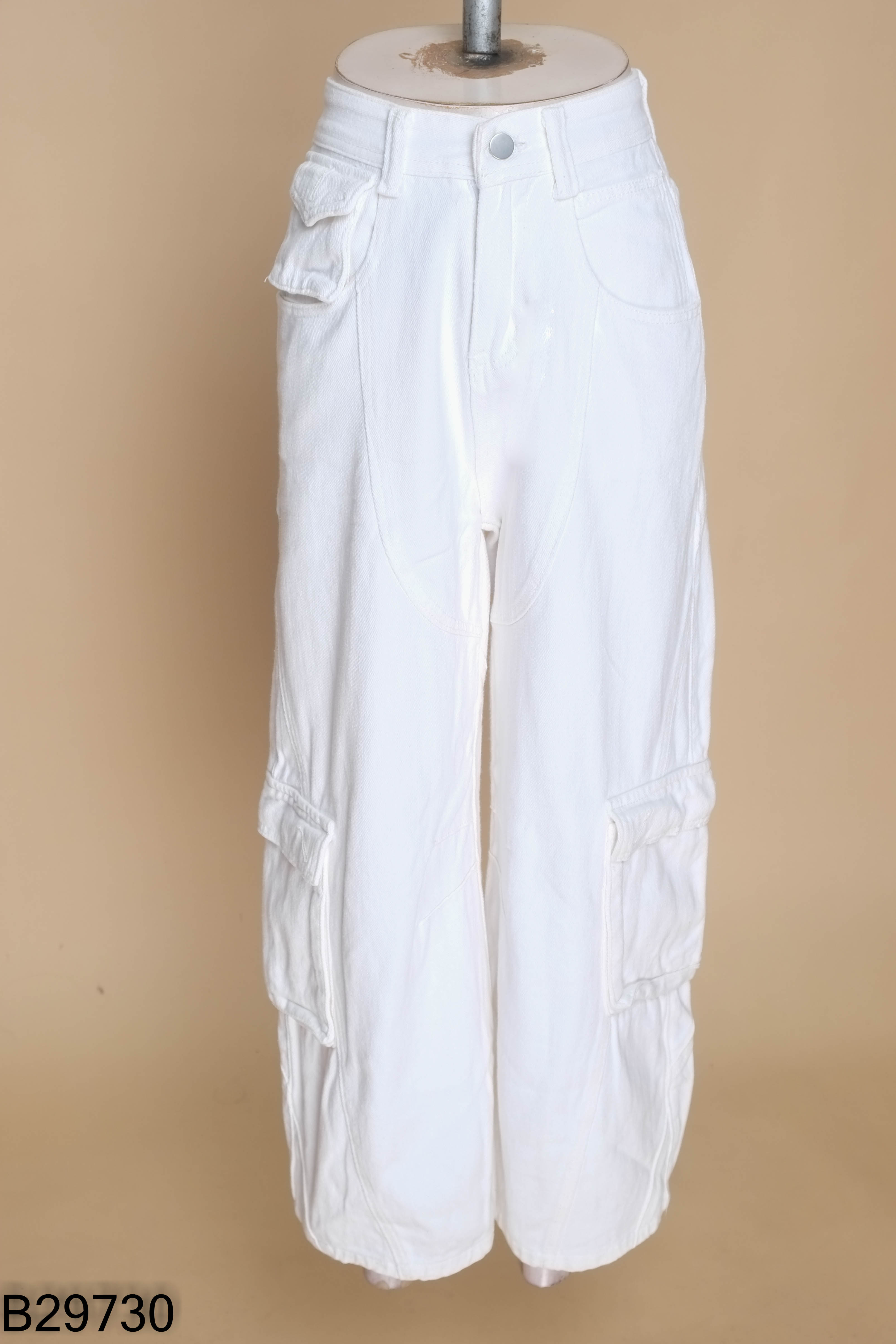 Quần jeans trắng túi hộp