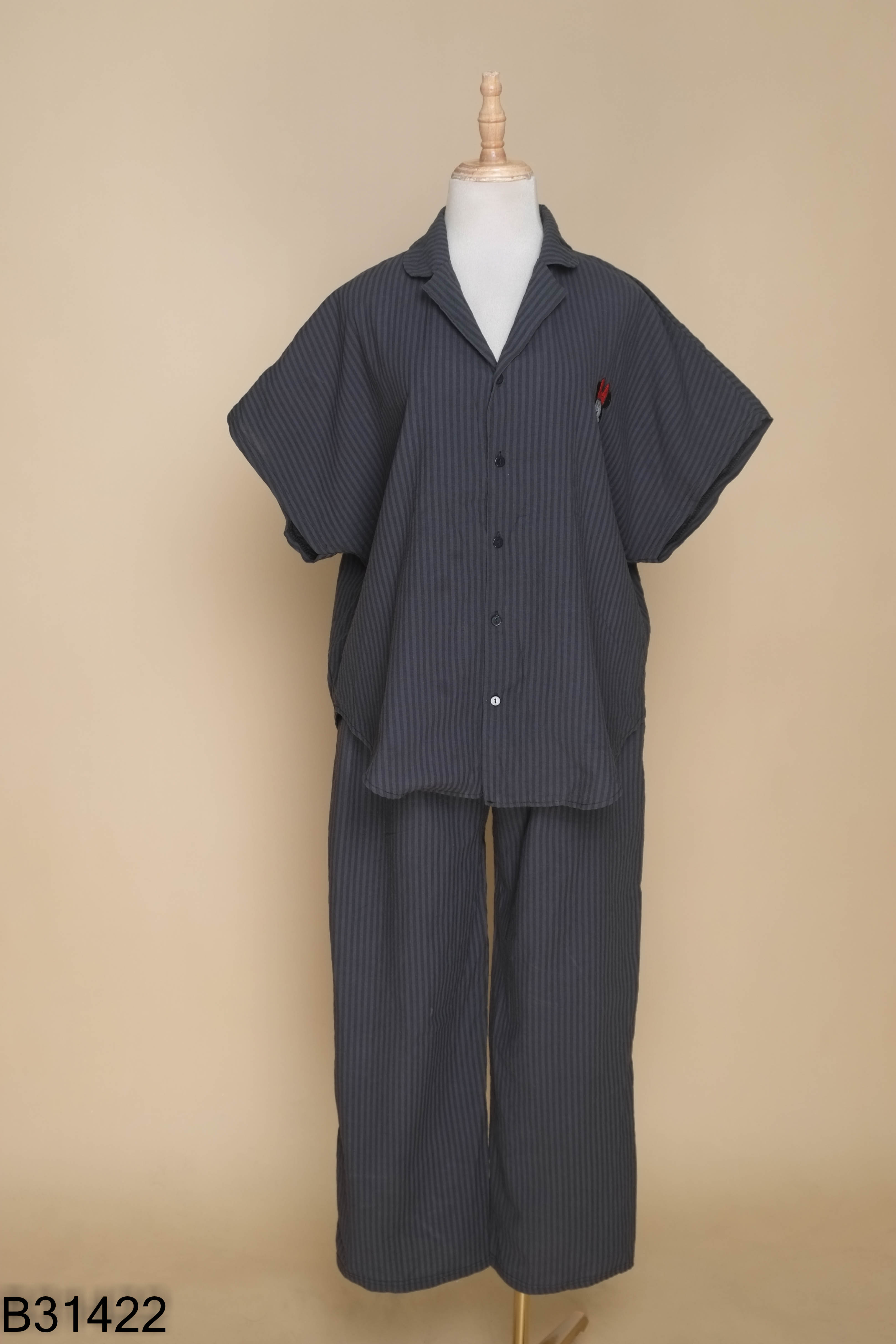 Set đồ ngủ xám sọc