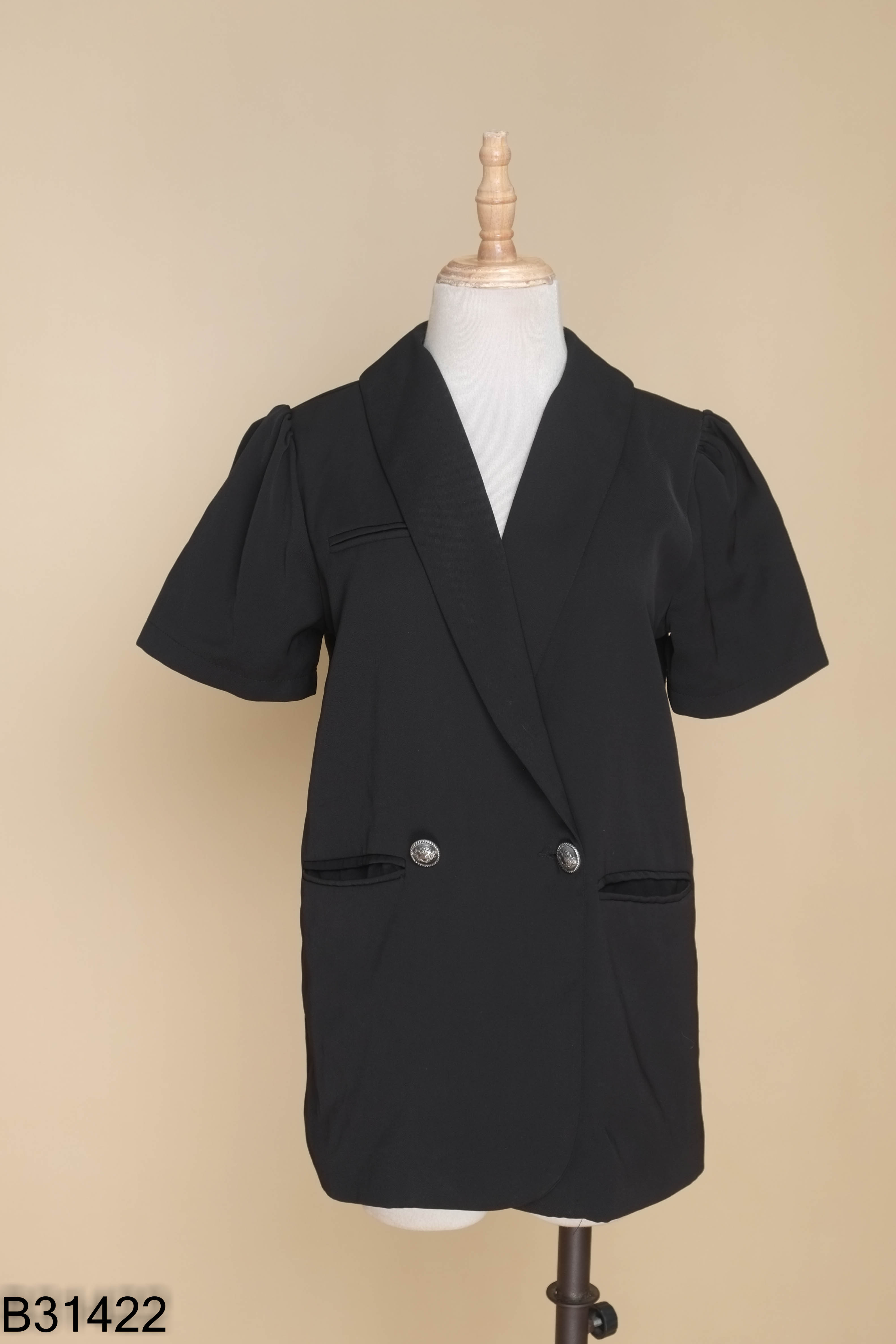 Áo blazer đen ngắn tay