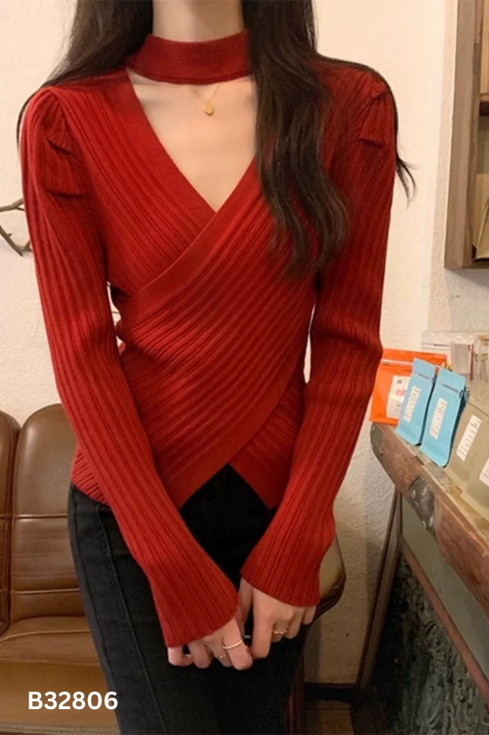 Áo len đỏ vạt chéo