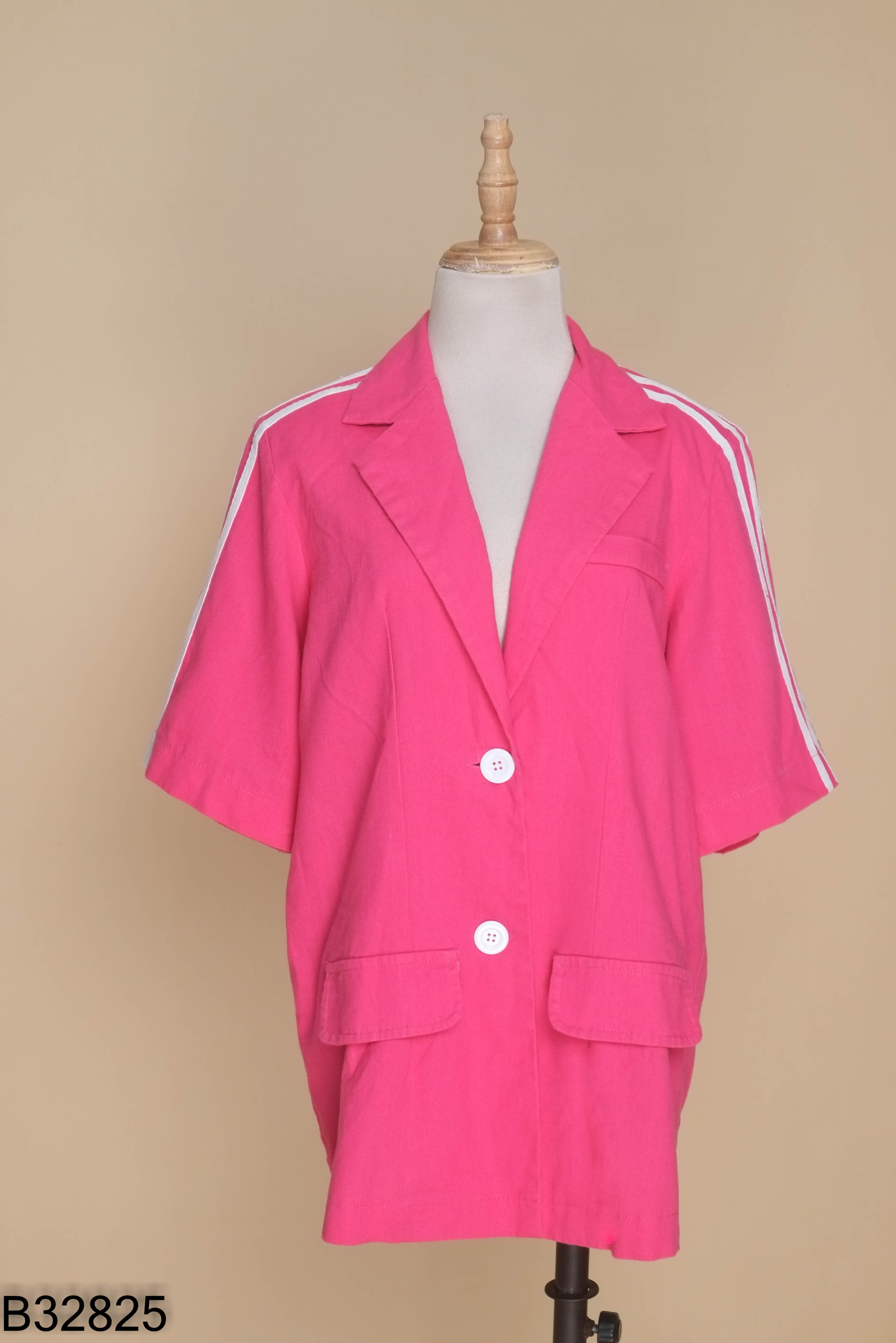 Áo linen hồng cổ vest