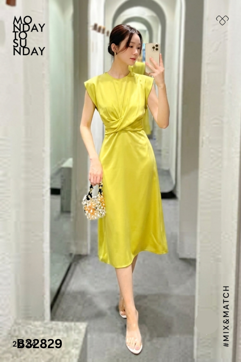 Váy EVERLUXE lụa vàng sát nách