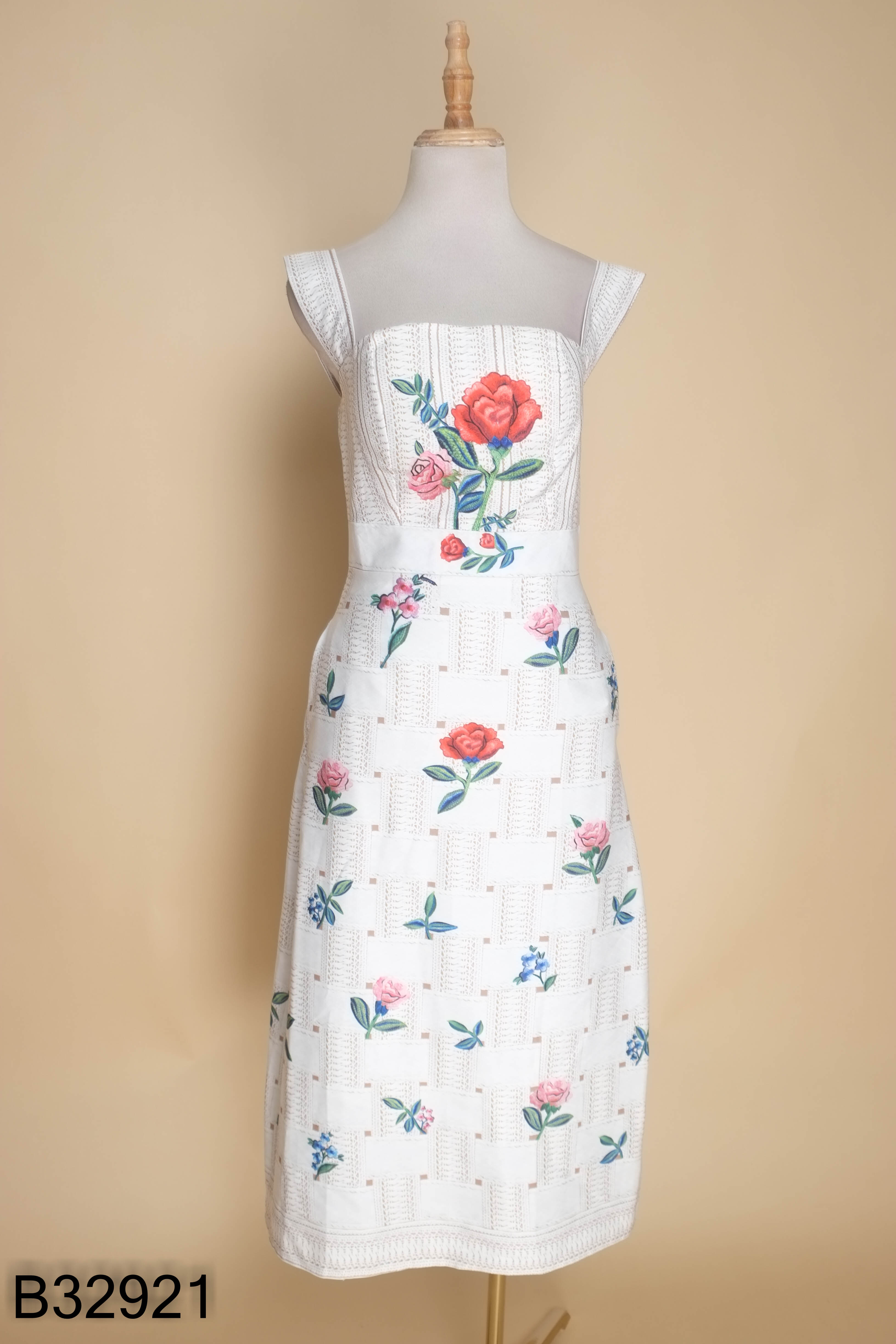 NEWTAG Váy V.H.N Design be họa tiết hoa