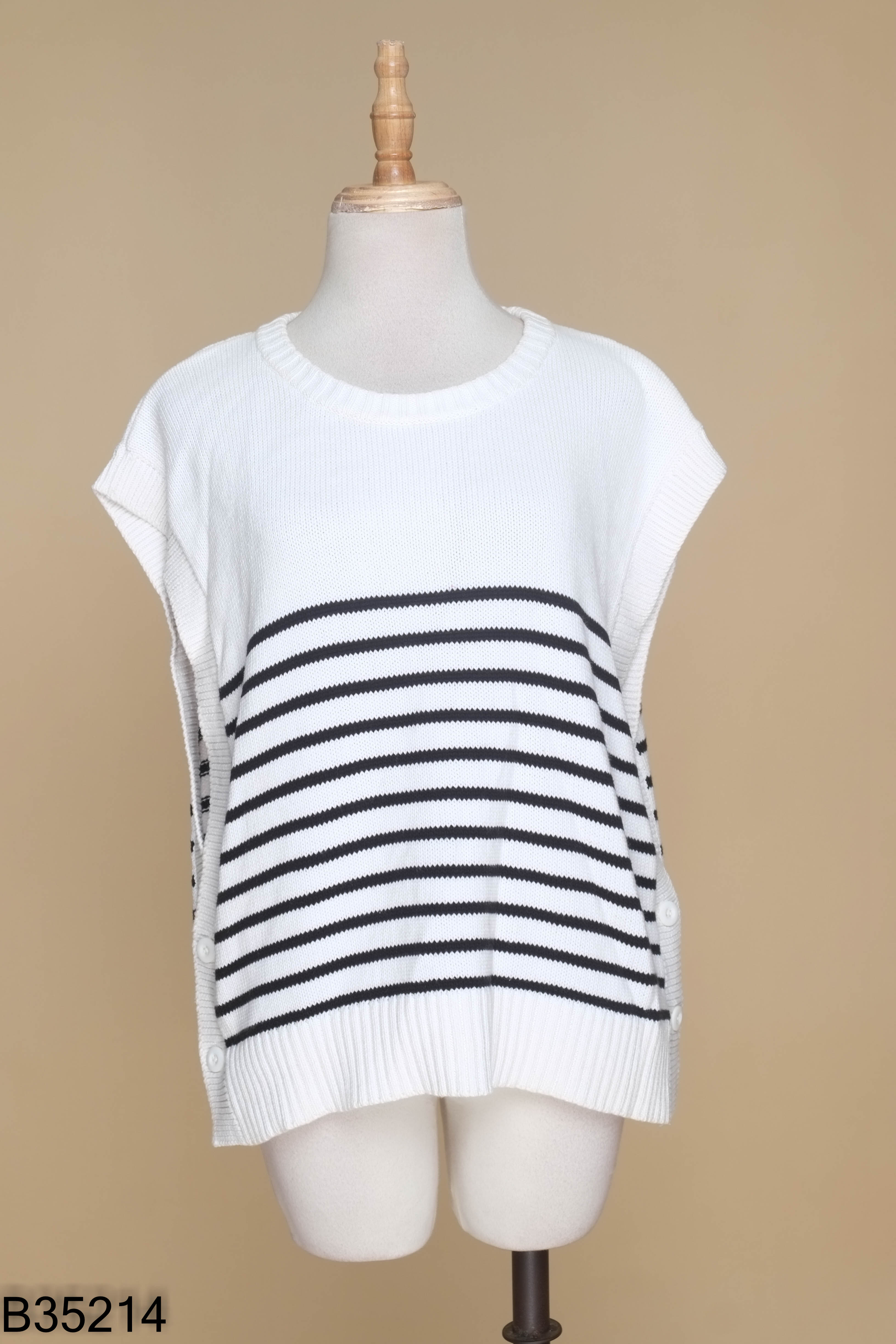 Áo gile TOKYO LIFE trắng kẻ đen