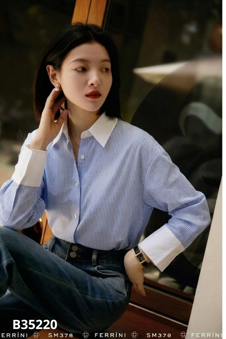 Áo sơ mi xanh sọc cổ trắng