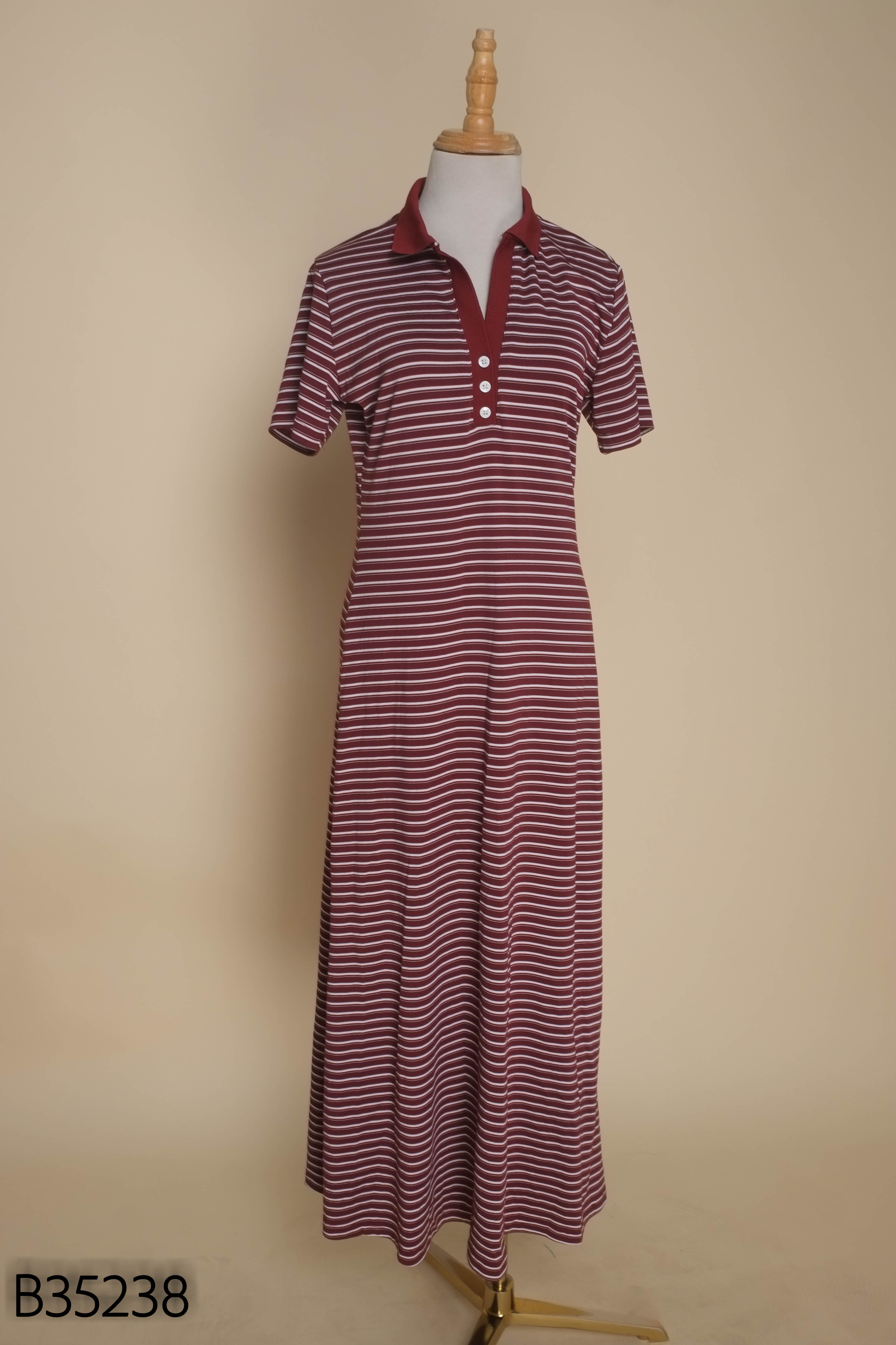 Váy polo đỏ kẻ trắng ONLY suông dài