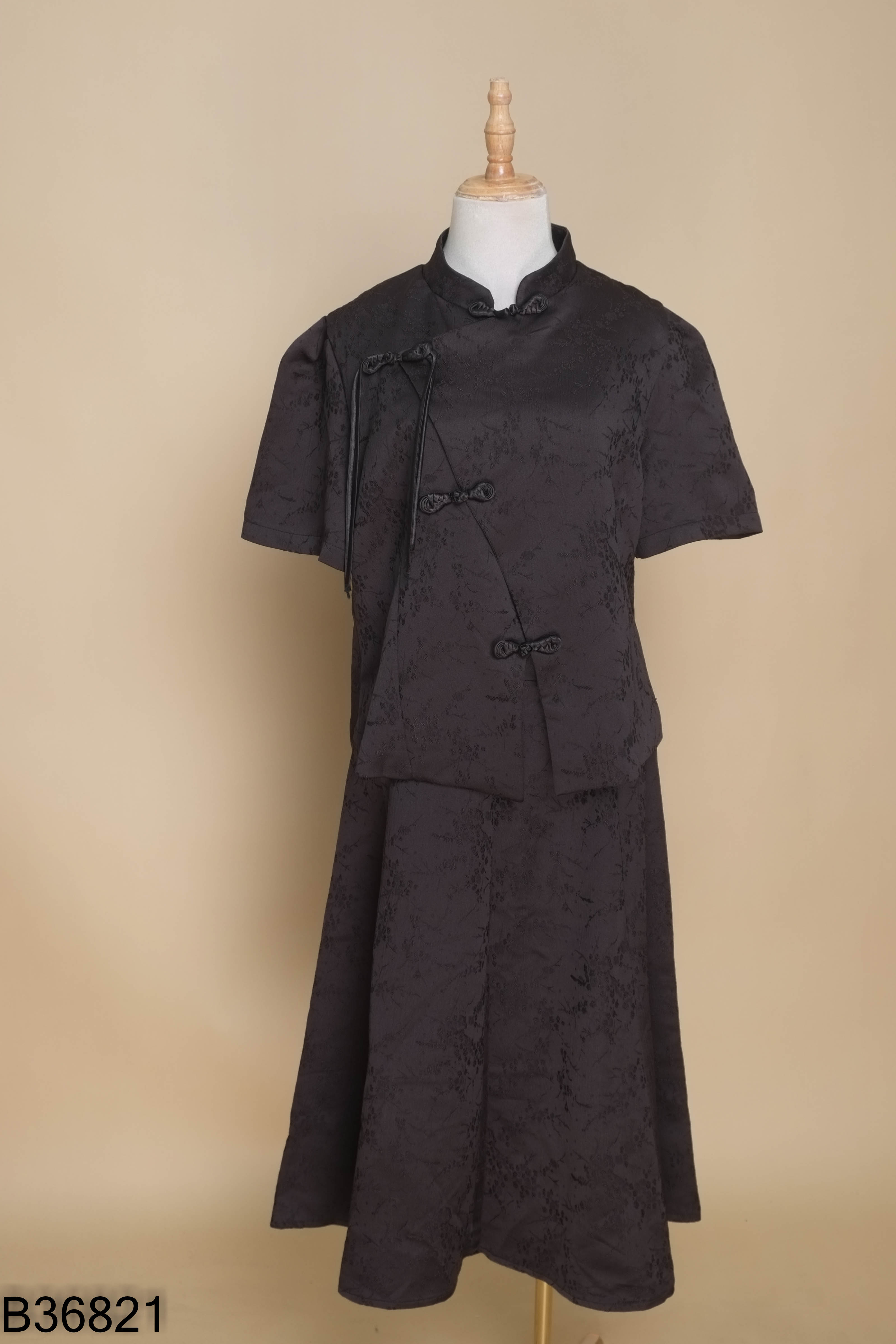 SET áo đen hoa cổ tàu+ chân váy