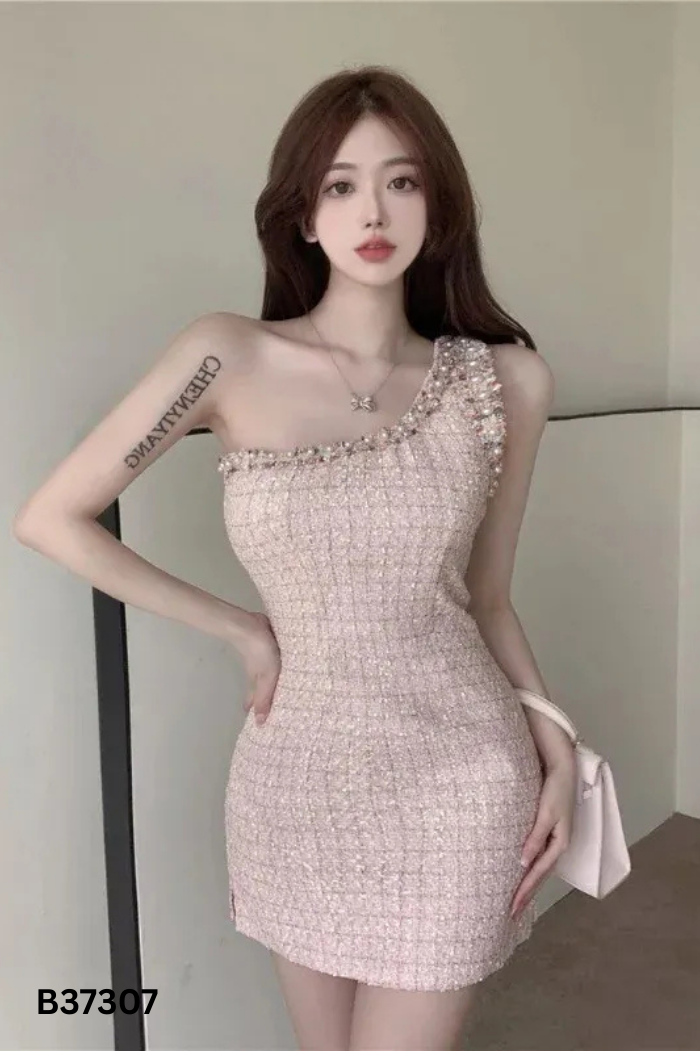 Váy dạ hồng lệch vai