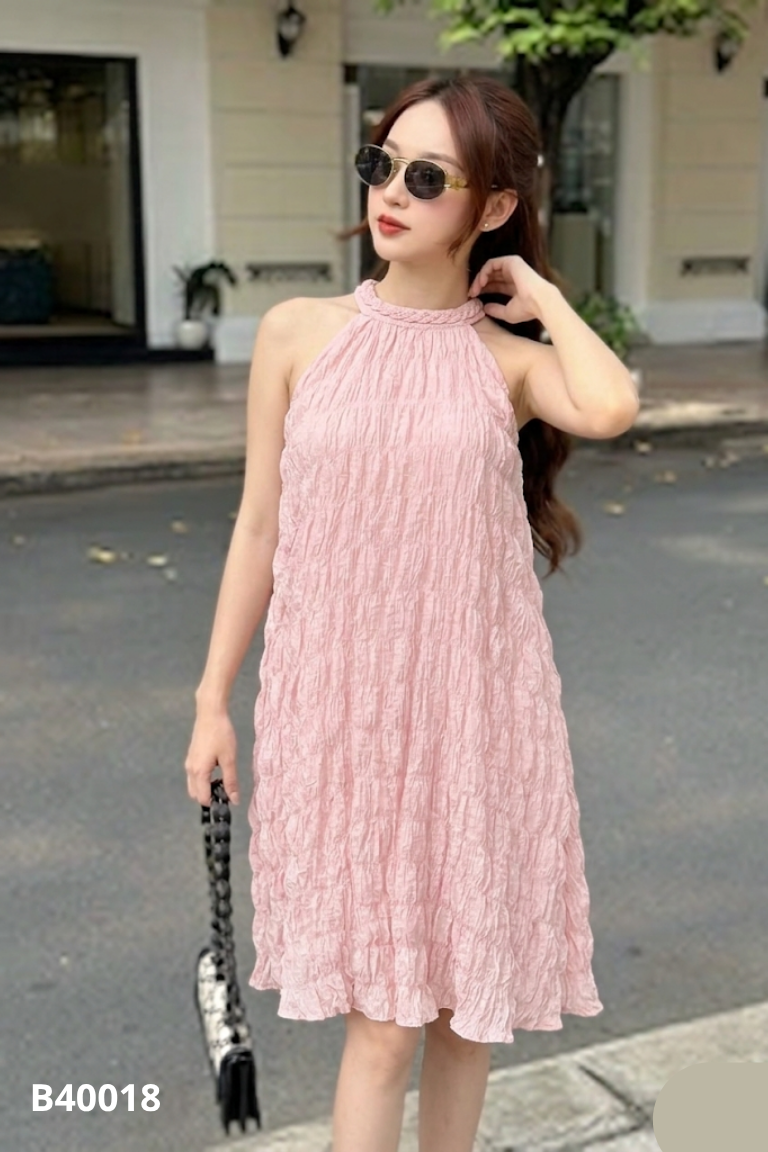 Váy cổ yếm hồng đào