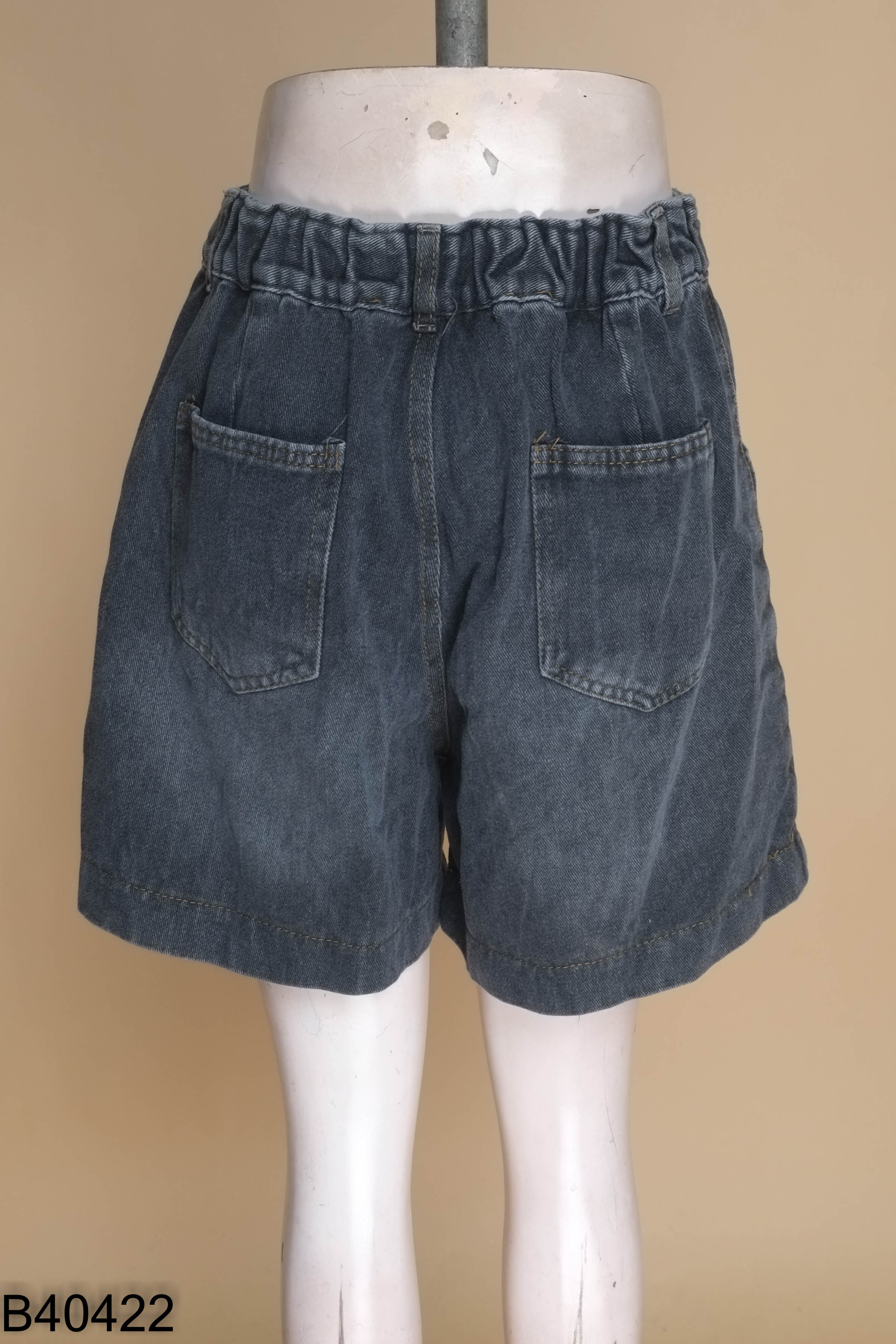 Quần shorts jeans lửng xám trơn