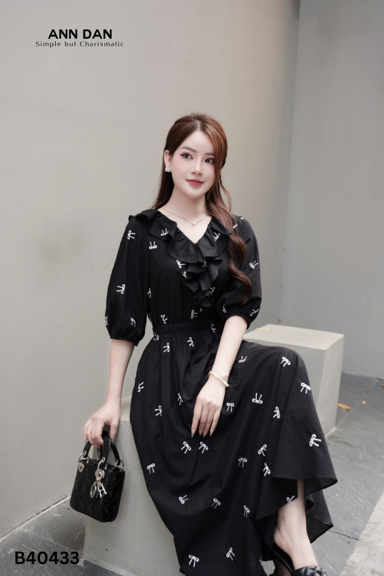Váy đen ANN DAN thêu nơ trắng