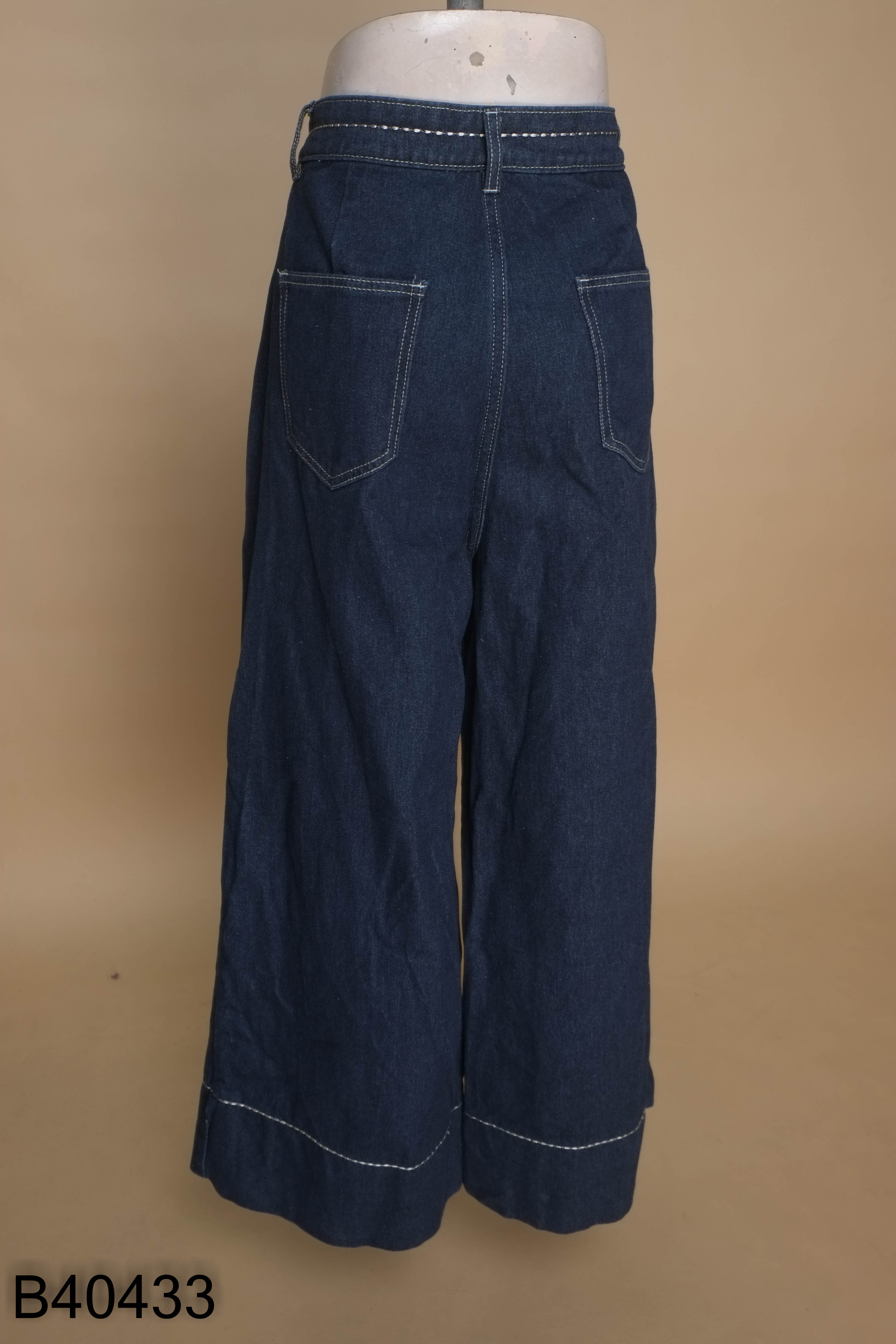 Quần jeans CCHAT xanh viền chỉ