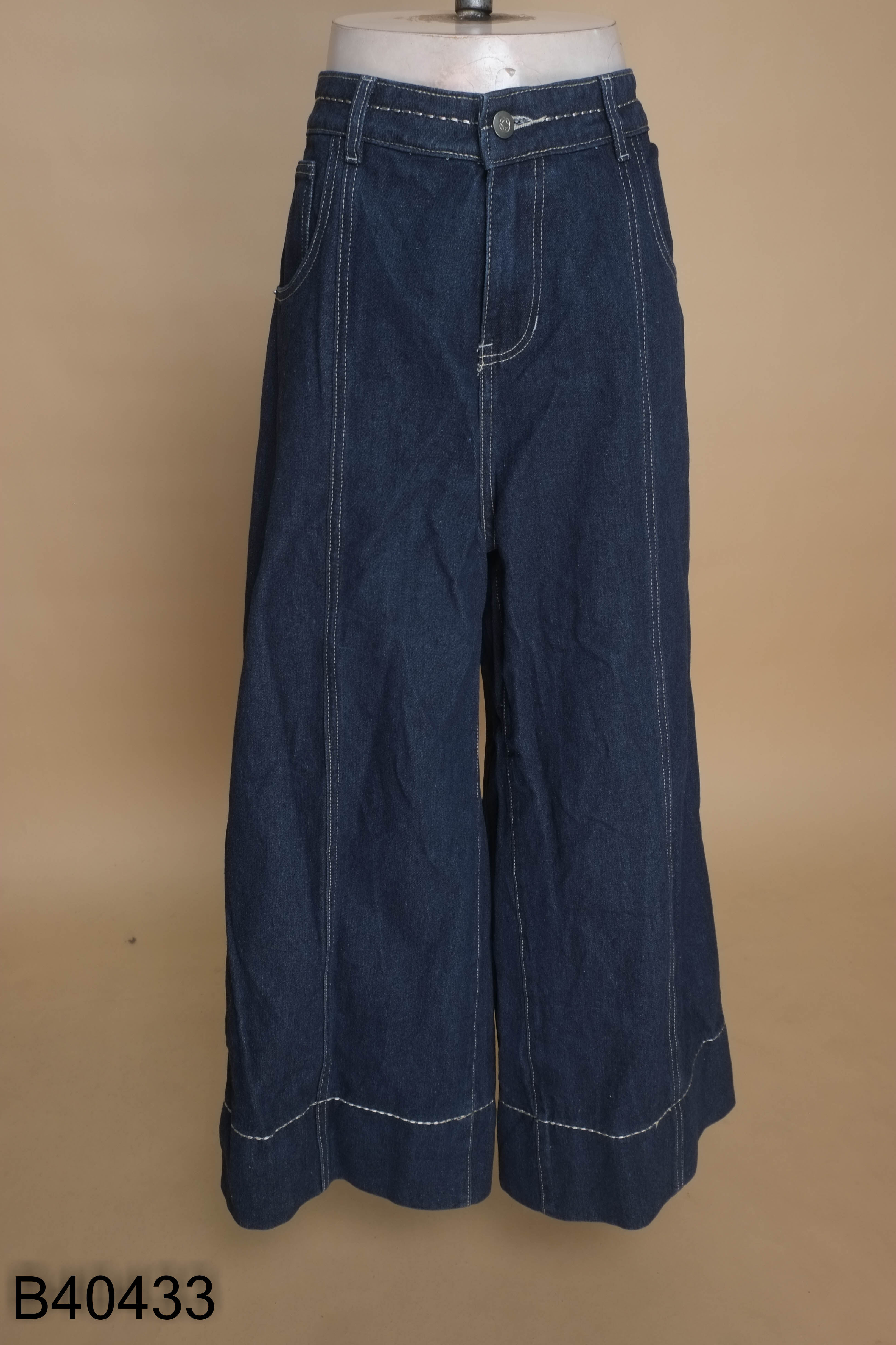 Quần jeans CCHAT xanh viền chỉ