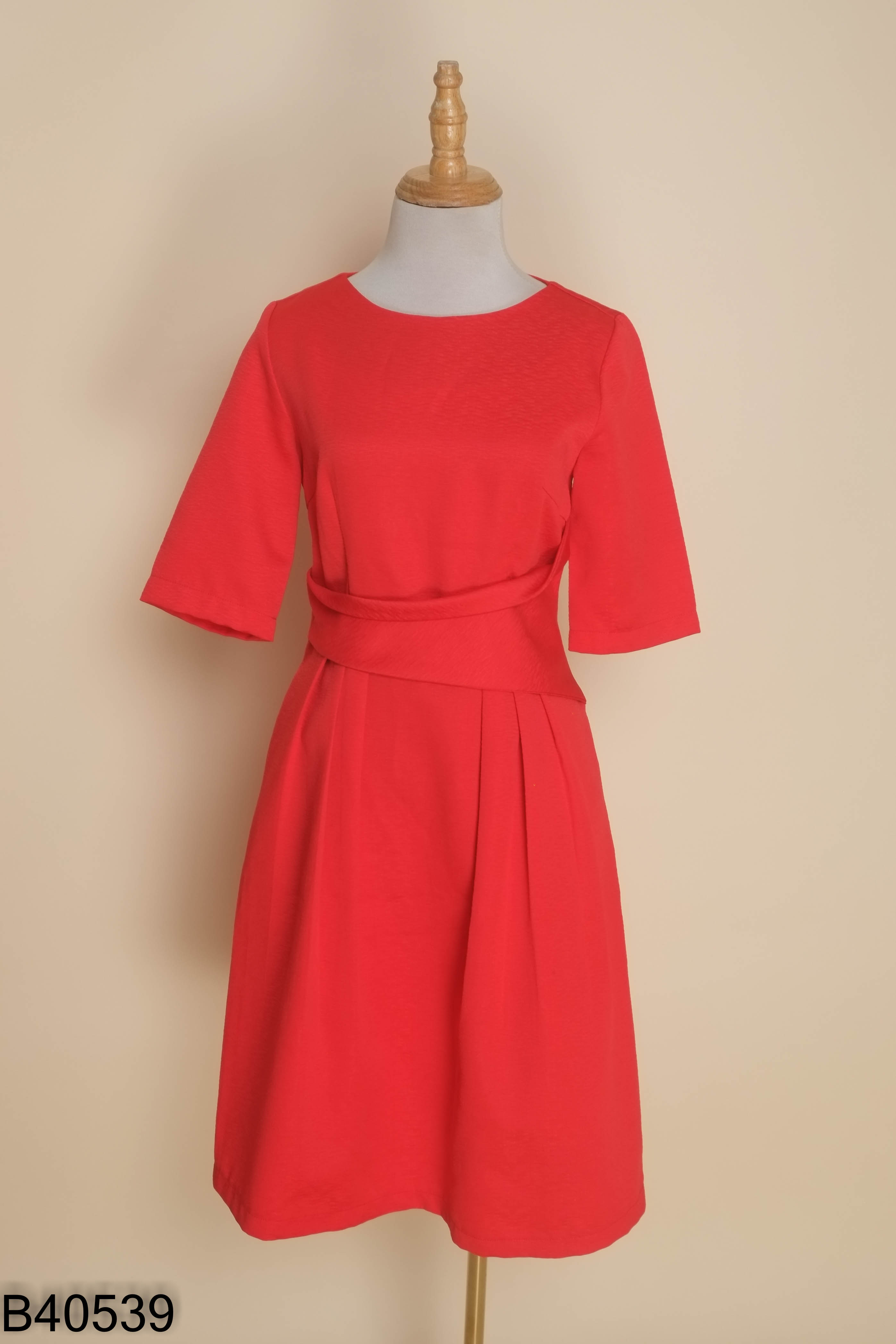 Váy đỏ LA FASHION trơn phối tà eo