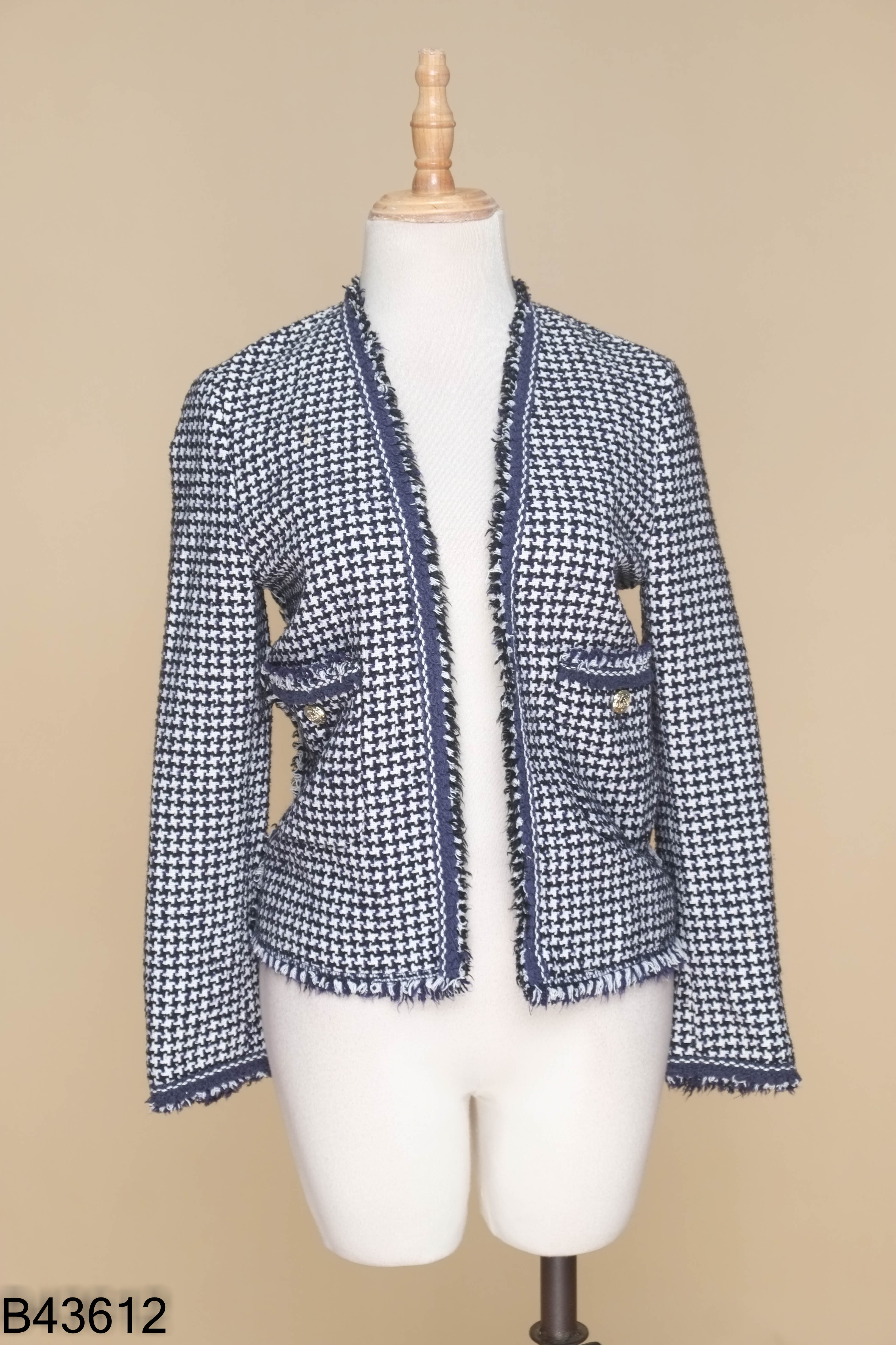 Áo khoác dạ be ZARA phối xanh than