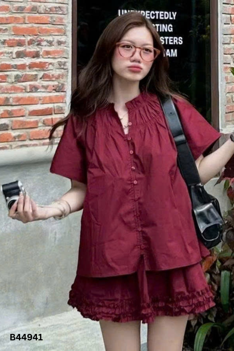SET áo EARO đỏ+ chaan váy