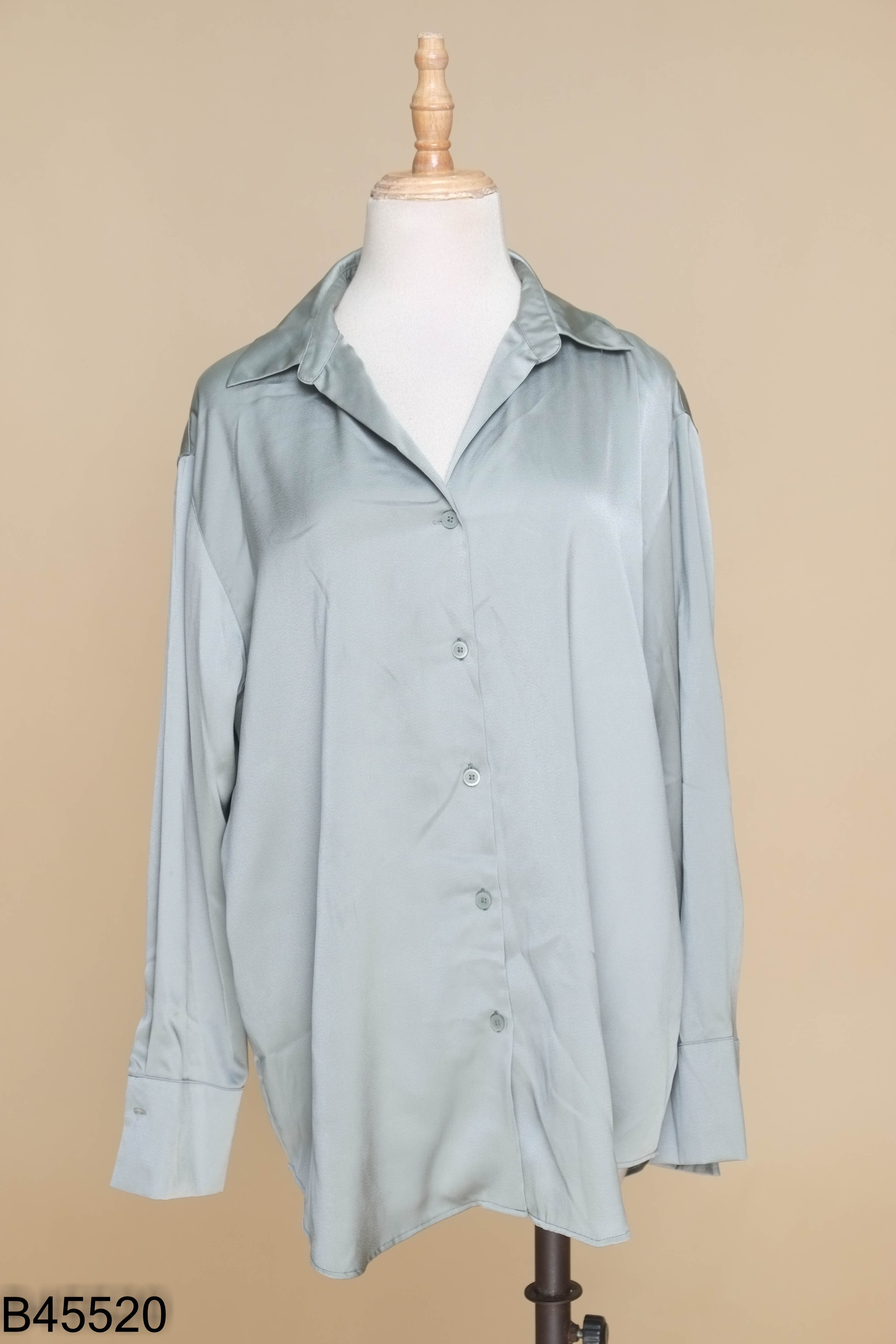 Áo sơ mi lụa xanh UNIQLO trơn