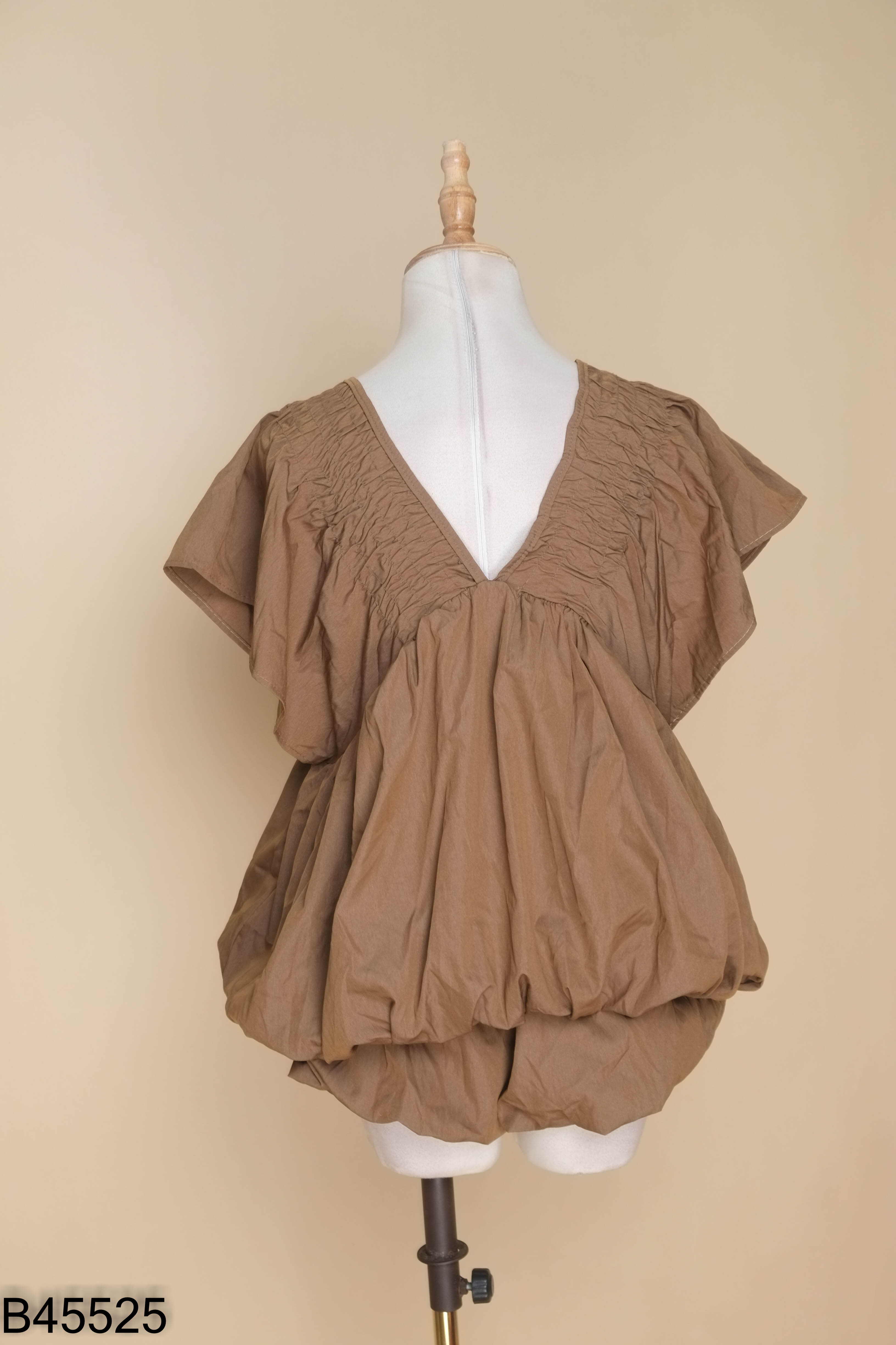 NEWTAG Set nâu áo + quần short