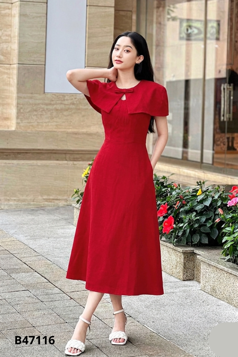 Váy đỏ khoác vai đính nơ