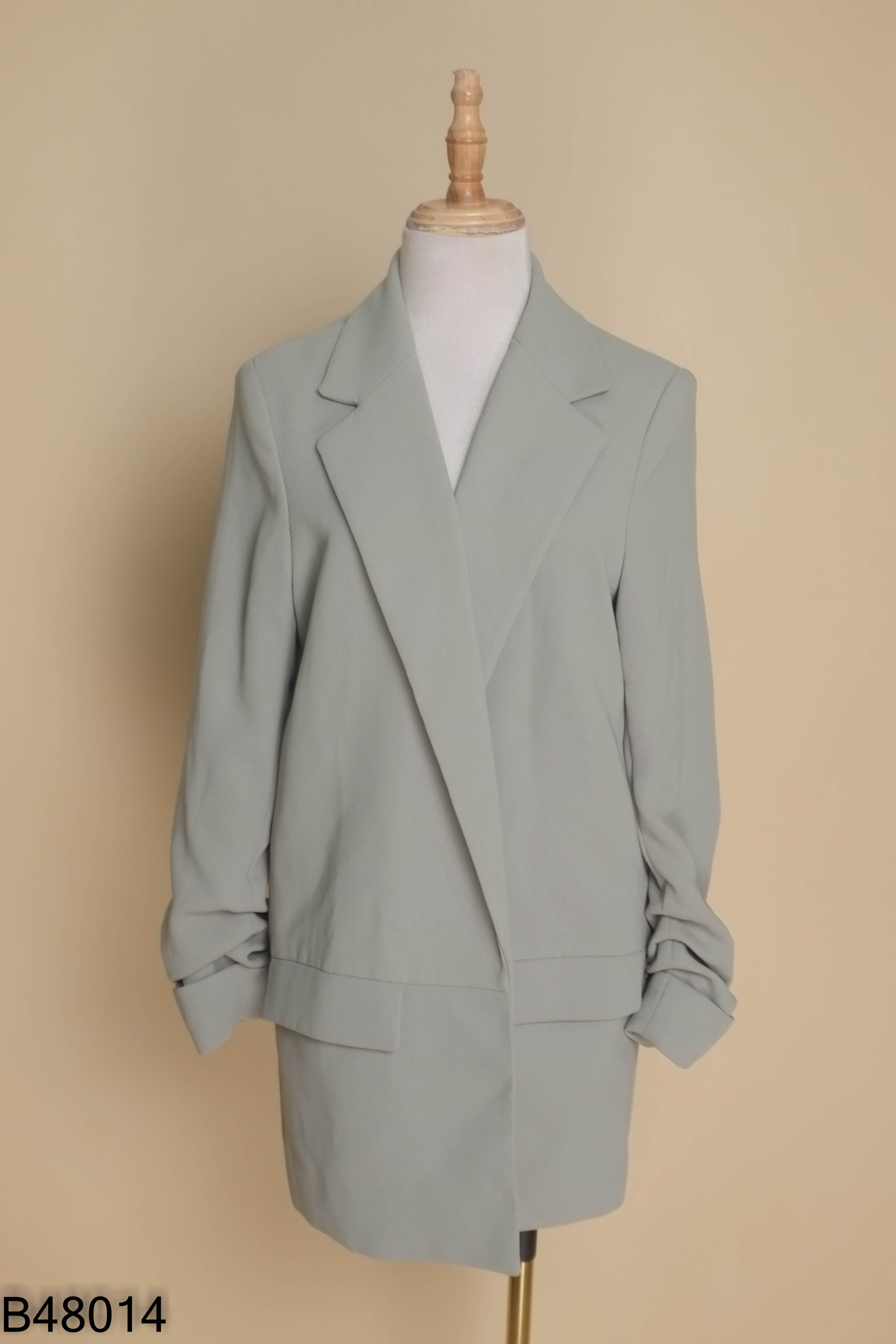 Áo blazer MANGO xanh tay dúm