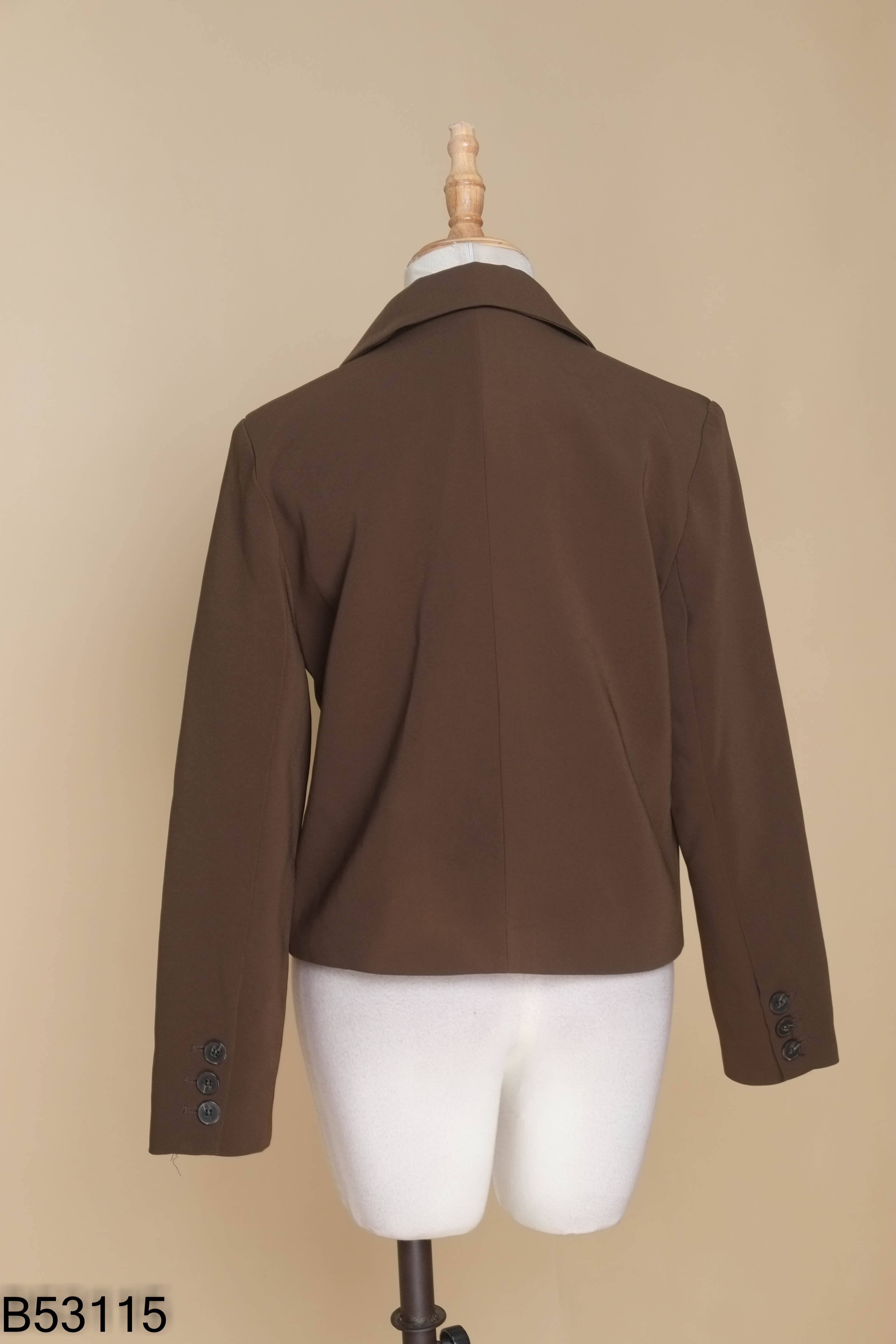 Áo khoác nâu cổ vest