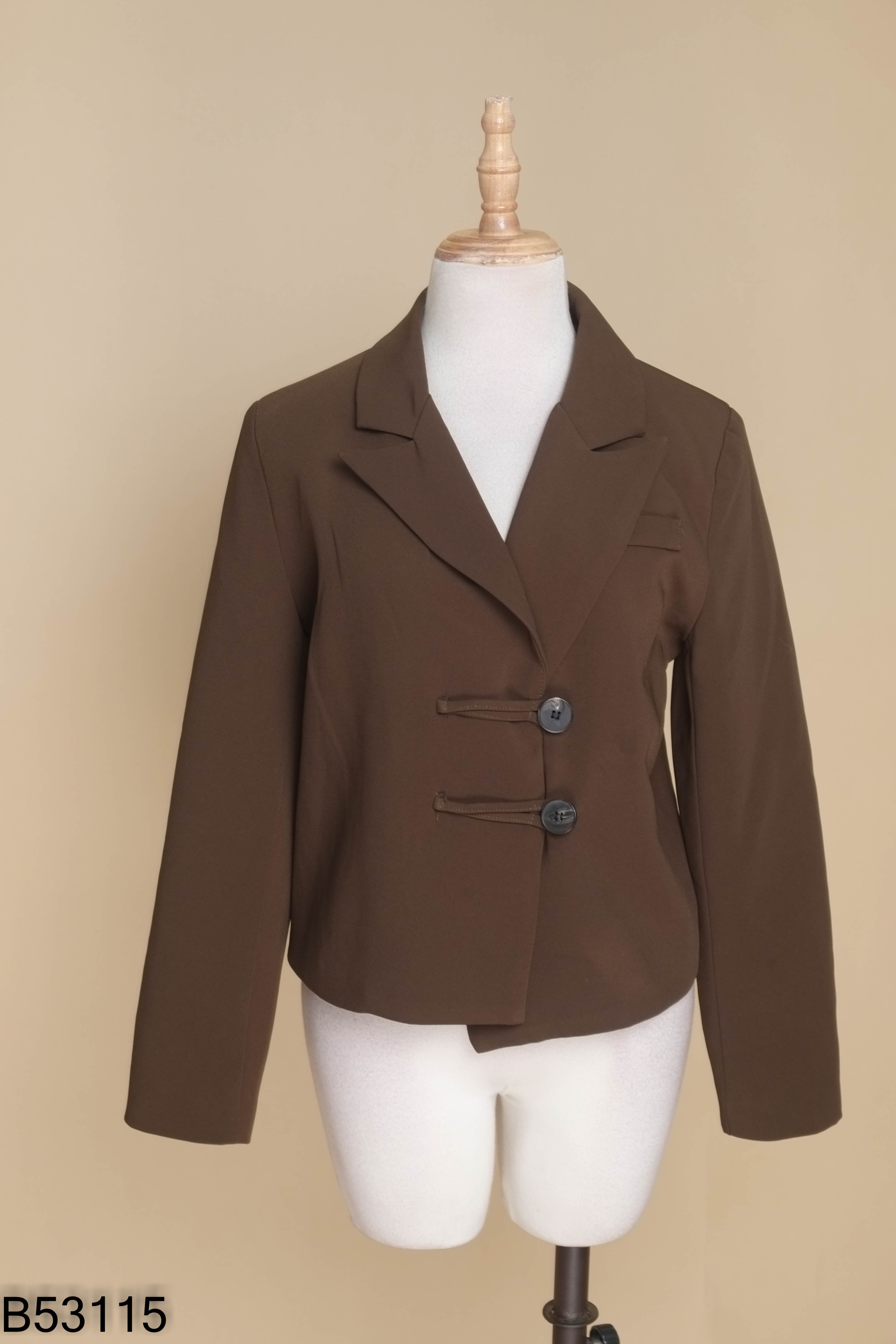 Áo khoác nâu cổ vest