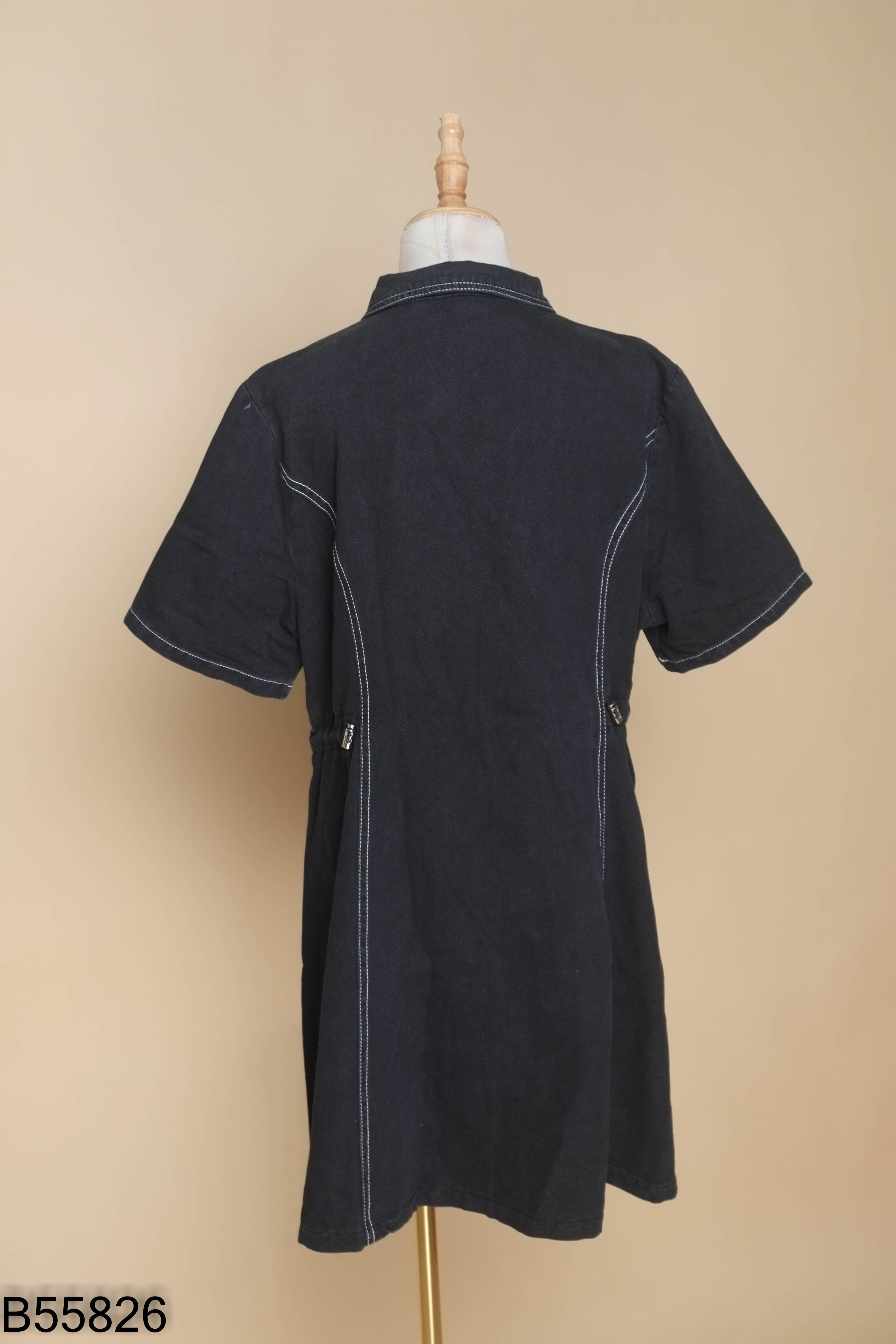 Váy jean đen viền chỉ trắng