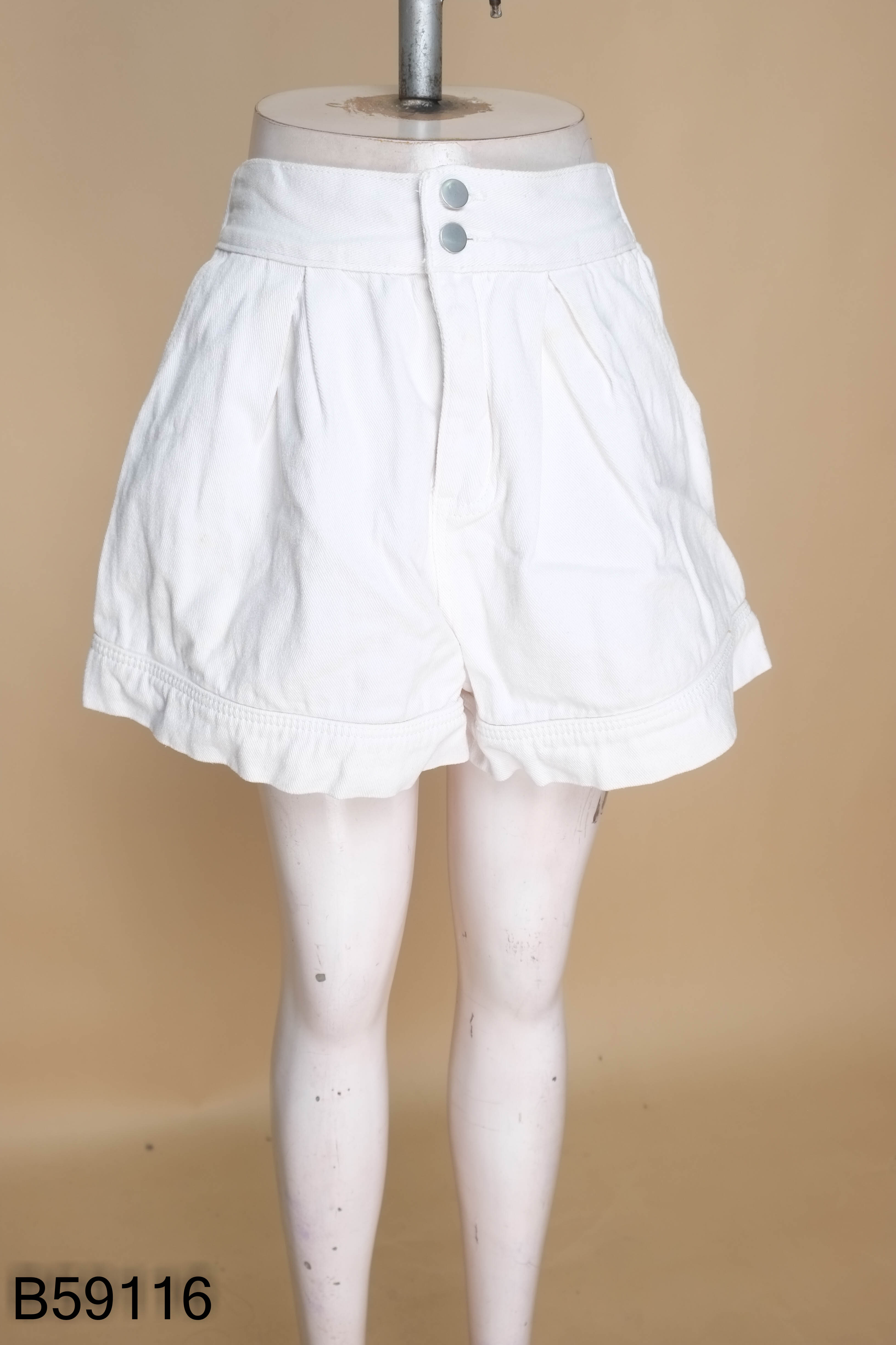 Quần shorts jeans trắng