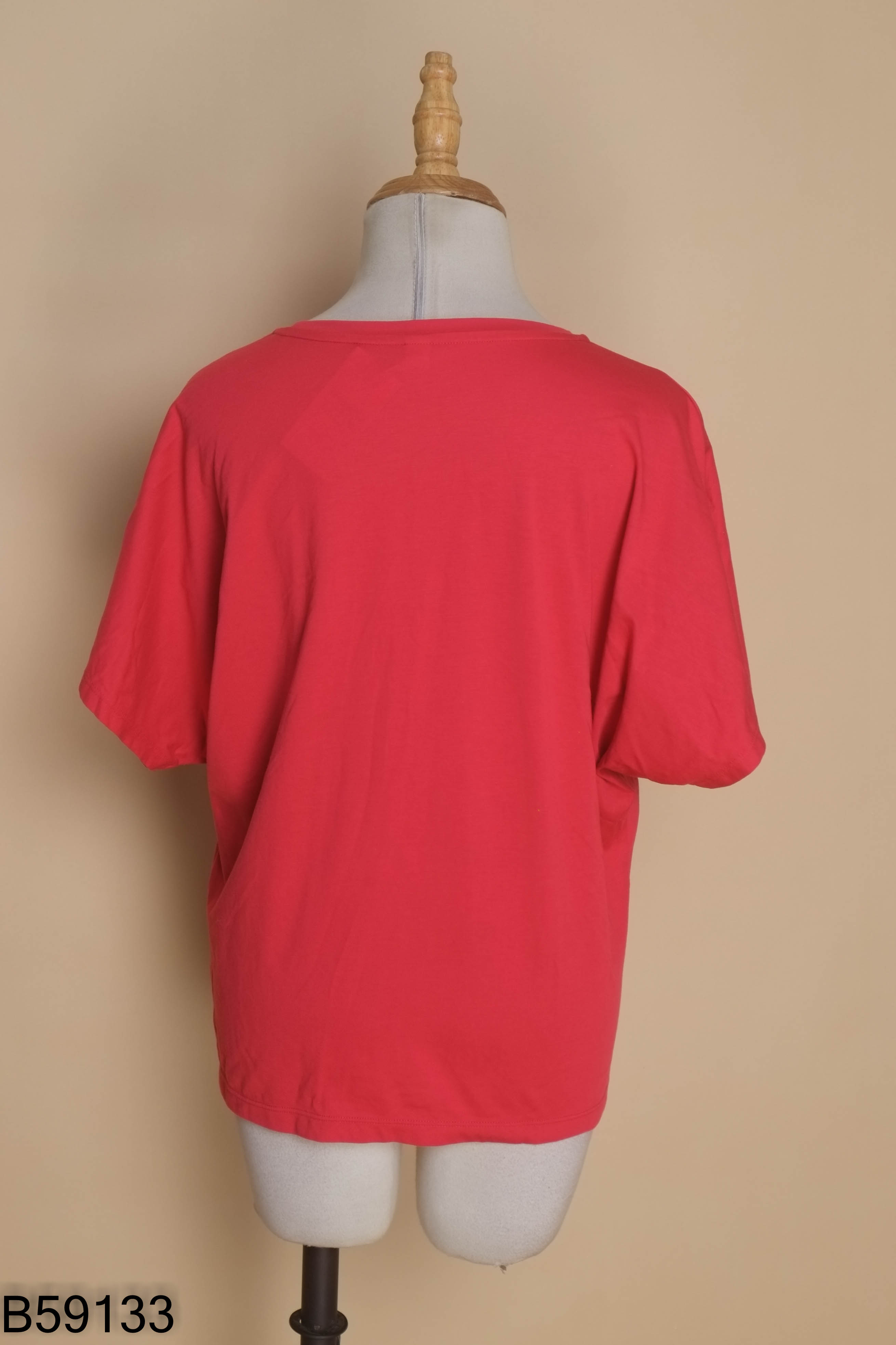 Áo thun đỏ UNIQLO trơn