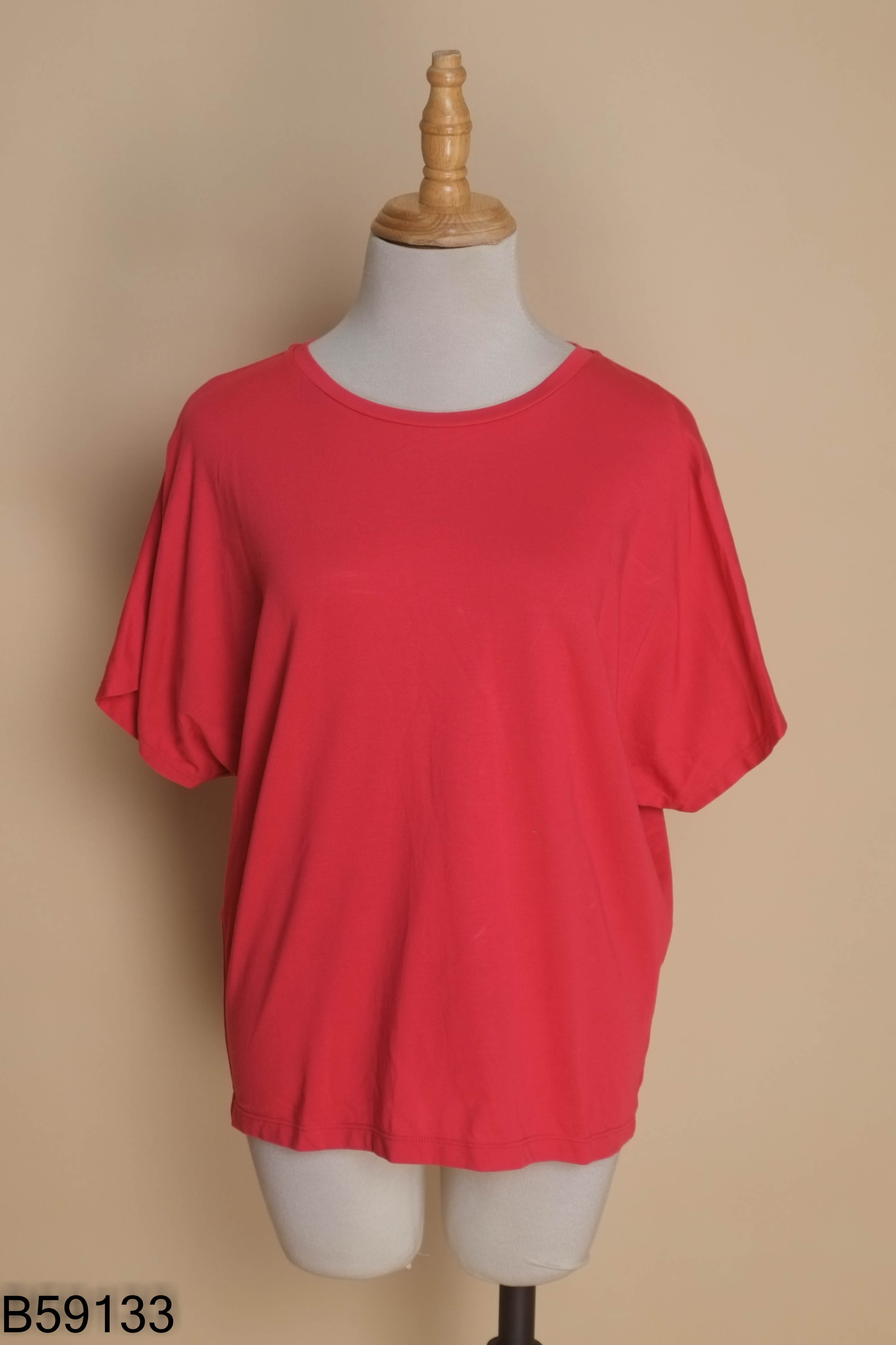 Áo thun đỏ UNIQLO trơn