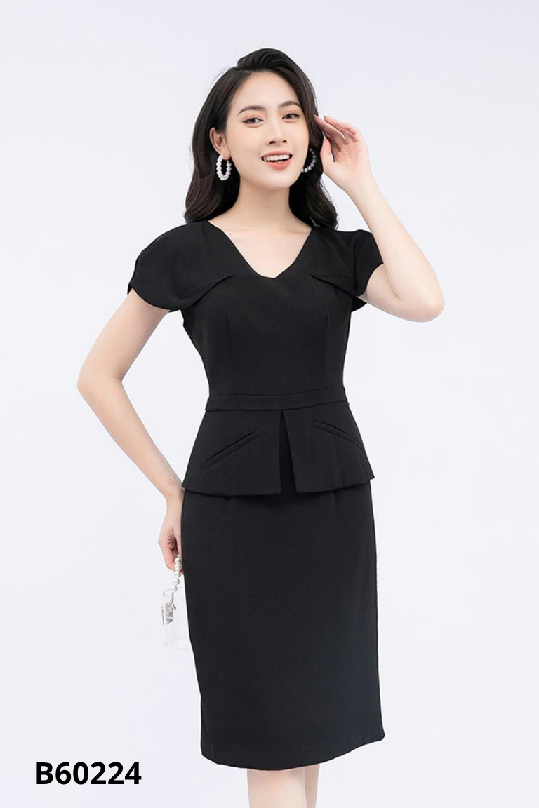 Váy NEM đen cổ V