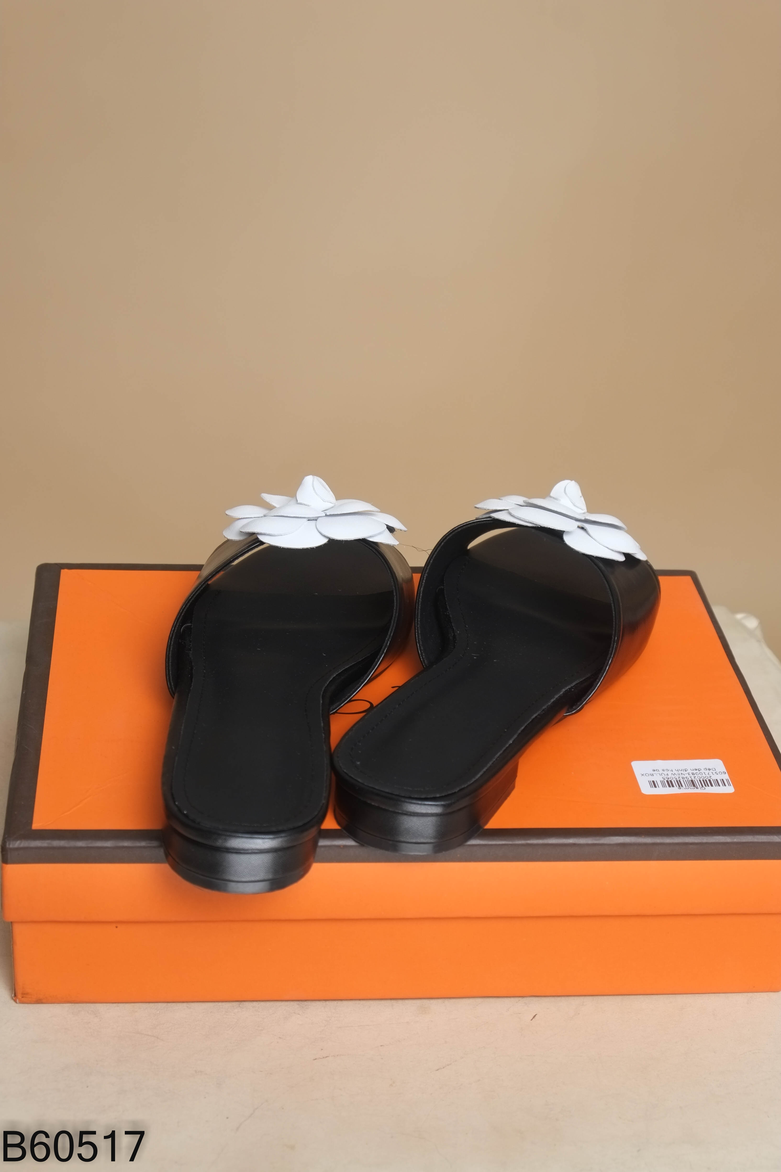 NEW FULLBOX Dép đen đính hoa be