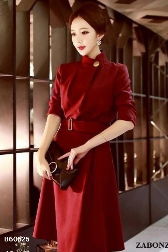 NEWTAG Váy đỏ phối khuy vàng