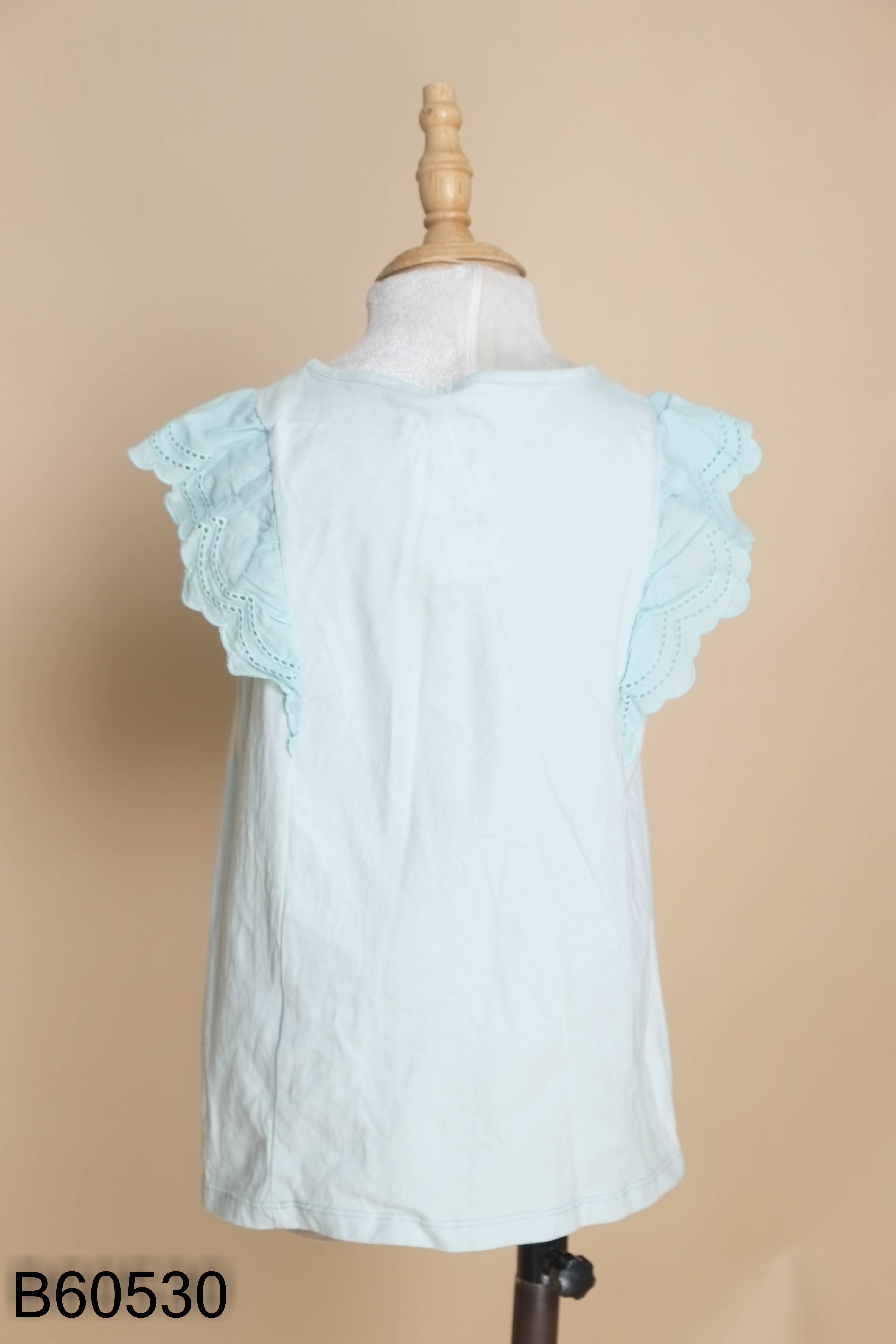 Áo xanh UNIQLO in hình KIDS