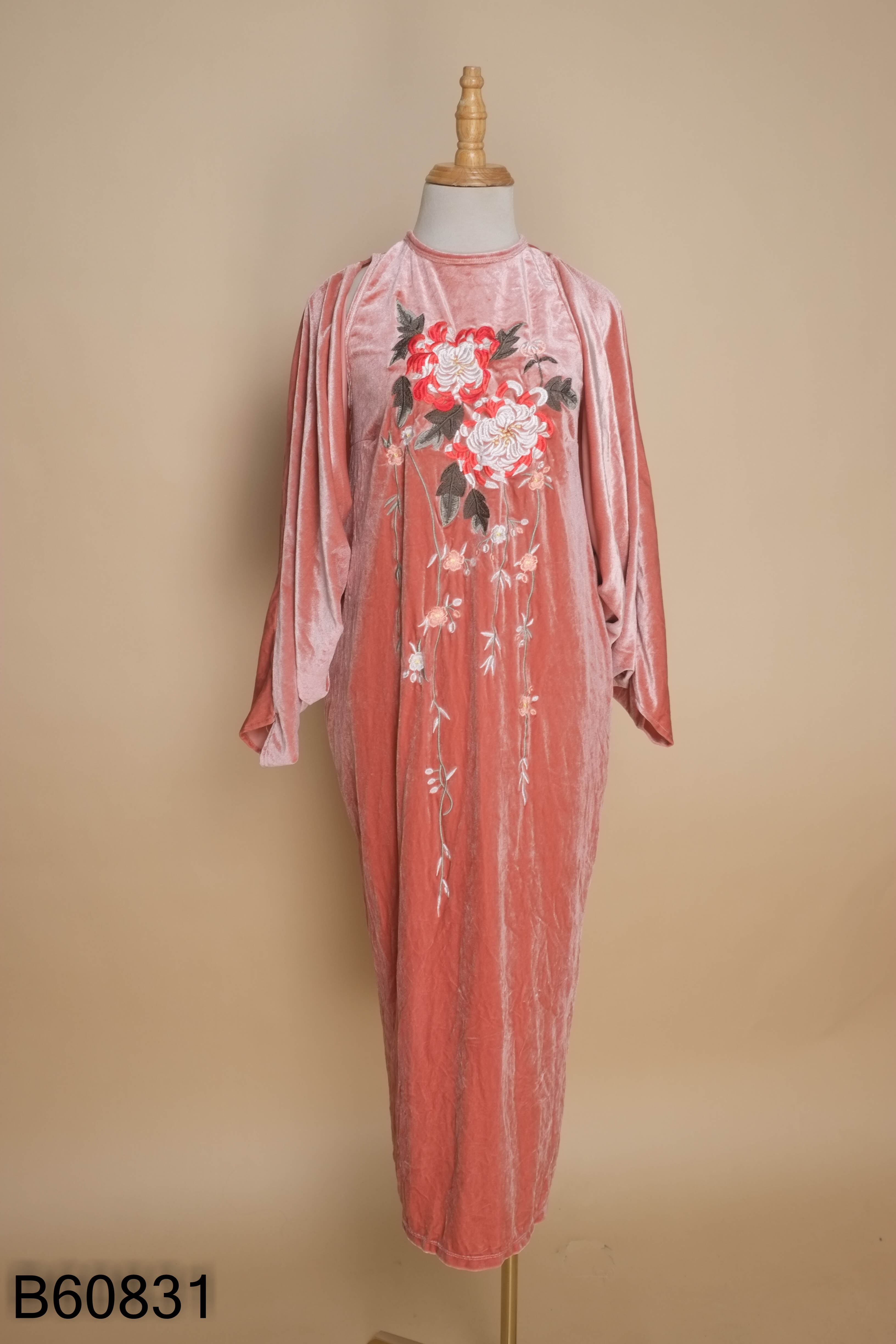 Set váy nhung hồng thêu hoa + áo choàng nhung