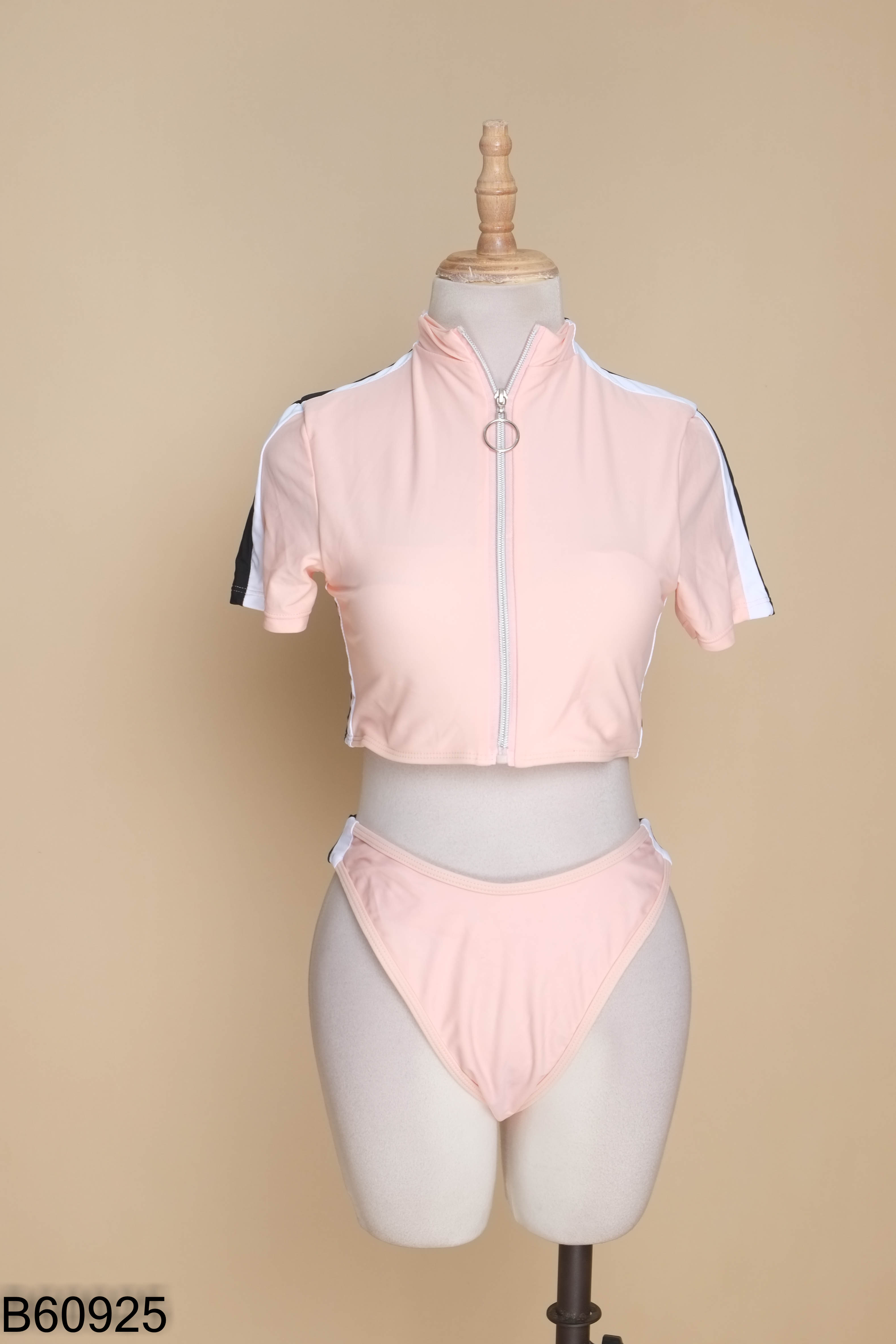 Set bikni hồng phối sọc