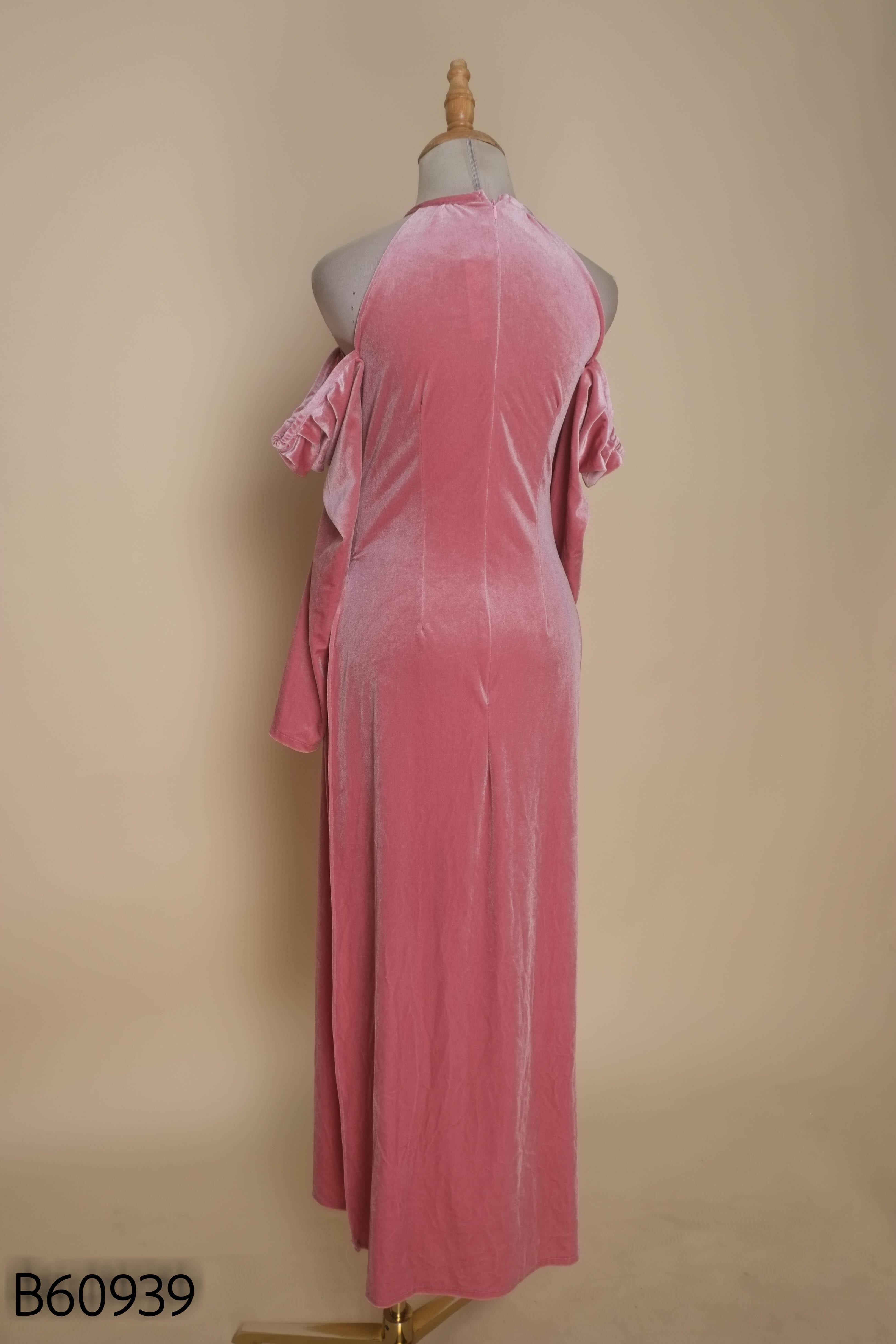 Áo dài nhung hồng cổ yếm