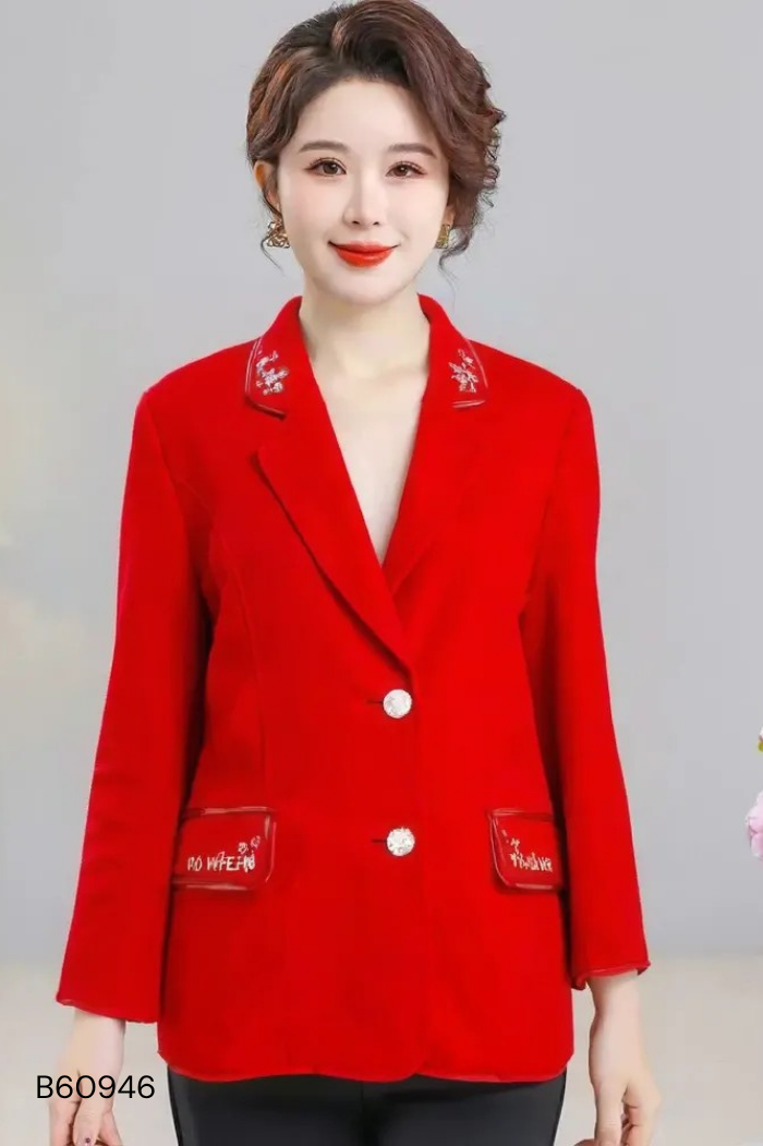 Áo dạ đỏ thêu hoa