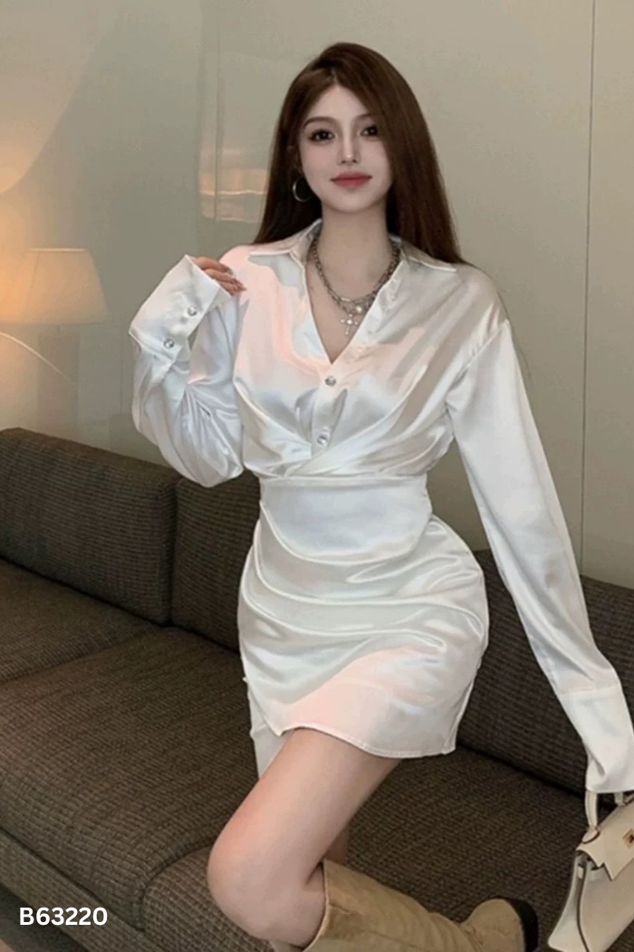 Váy lụa trắng đính khuy
