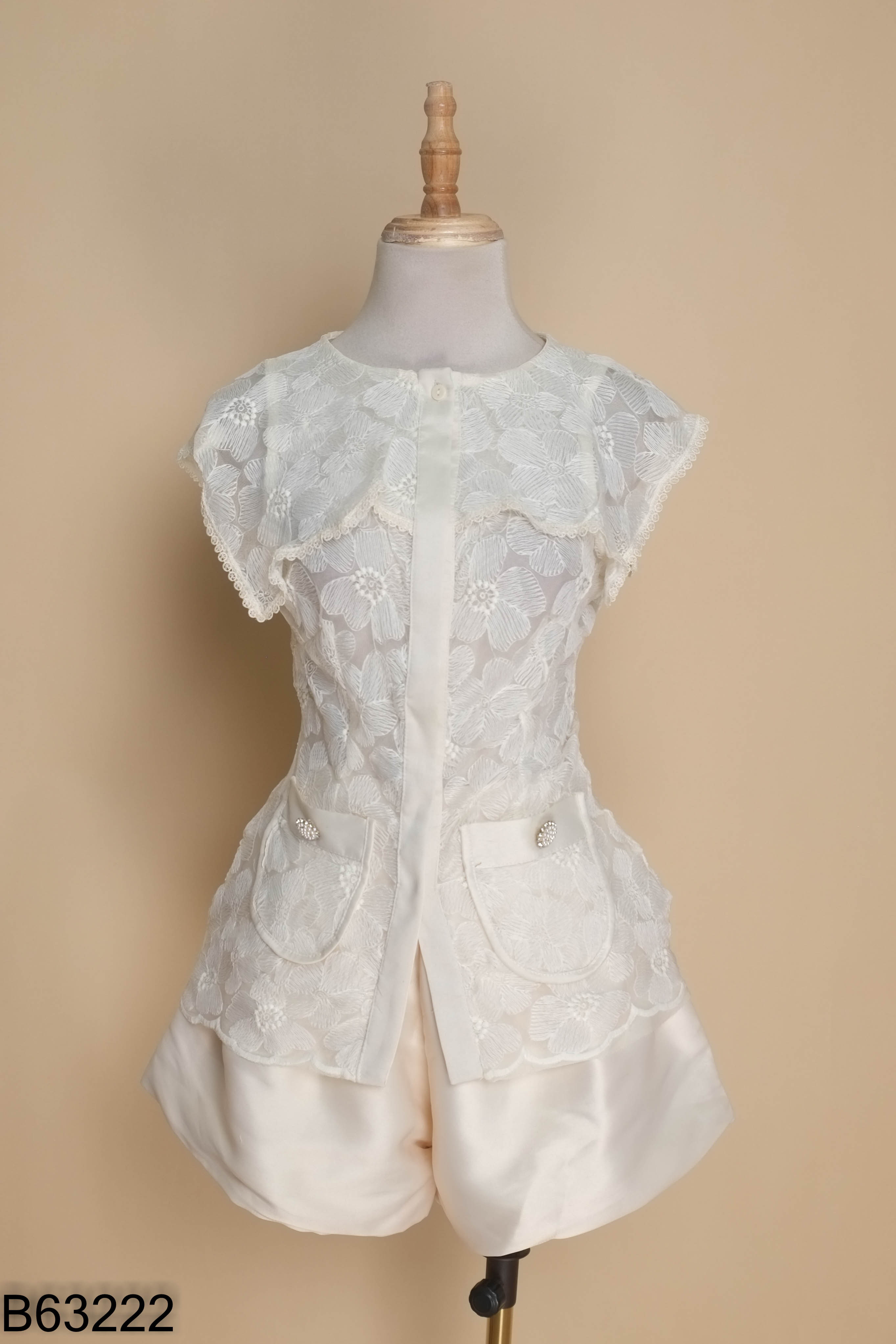 NEWTAG Set BAUBE áo ren be + quần shorts be