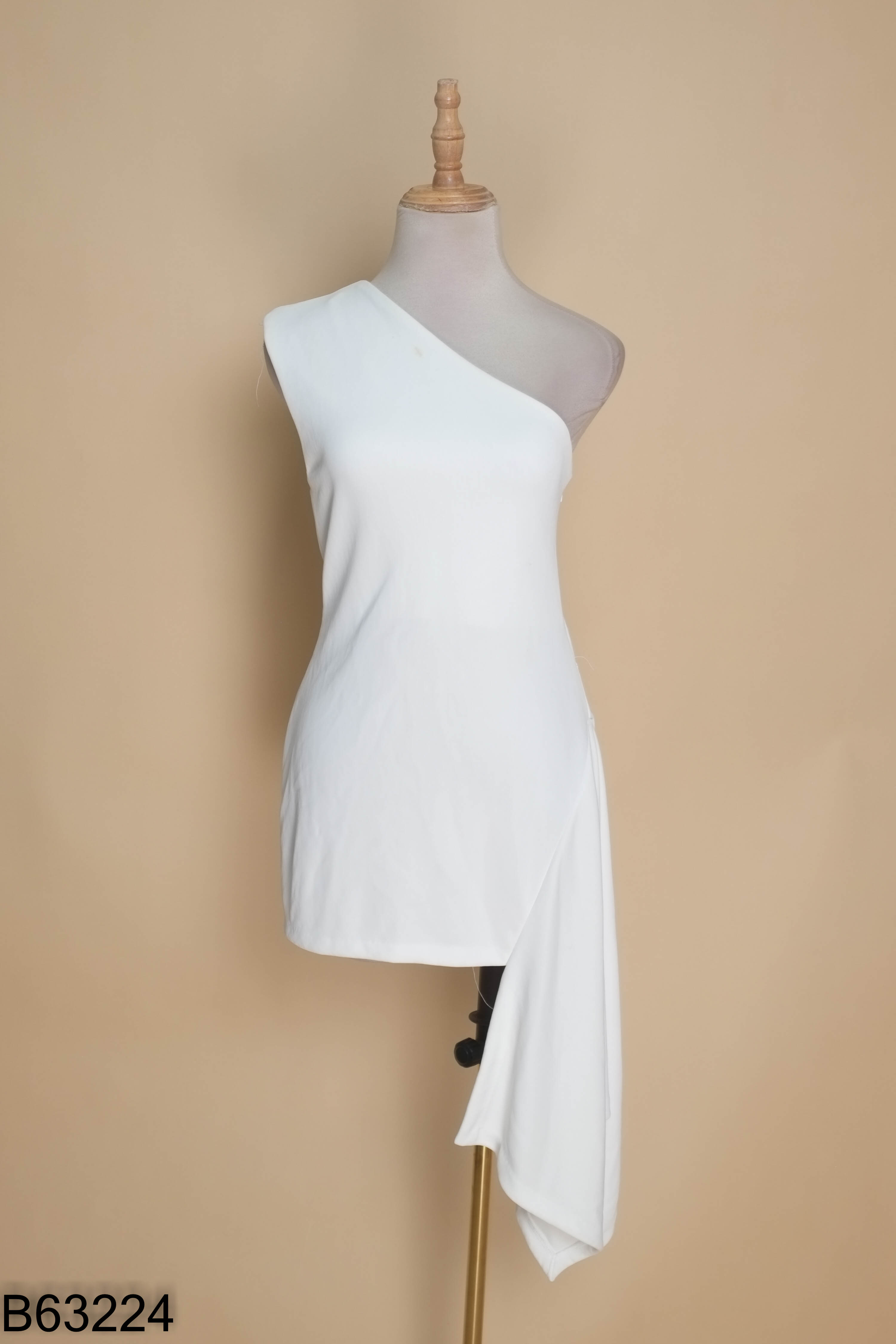 Váy trắng ZARA lệch vai phối vạt