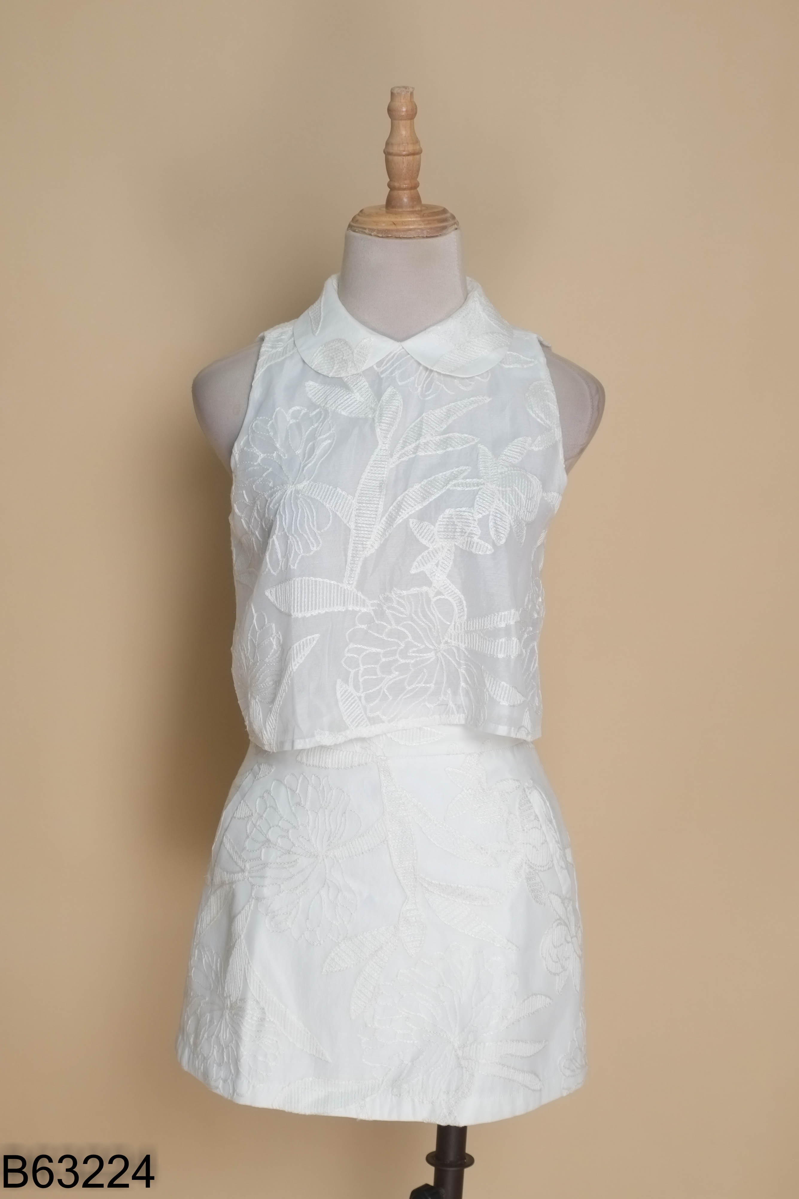 Set Áo trắng CARA MIA cổ sen + chân váy