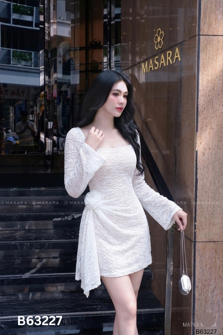 Váy ren trắng cổ vuông có mút ngực