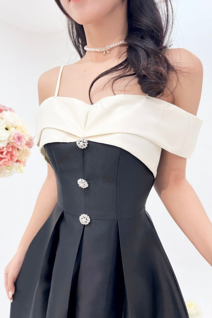 Váy taffta đen LUCIDO phối be cúc ngọc
