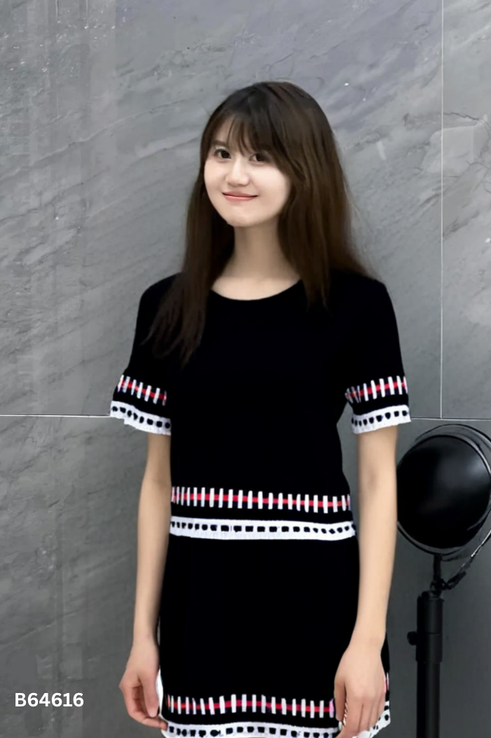 Set áo len tăm đen họa tiết đỏ trắng+chân váy