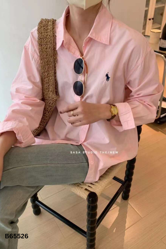 Áo sơ mi hồng thêu hình