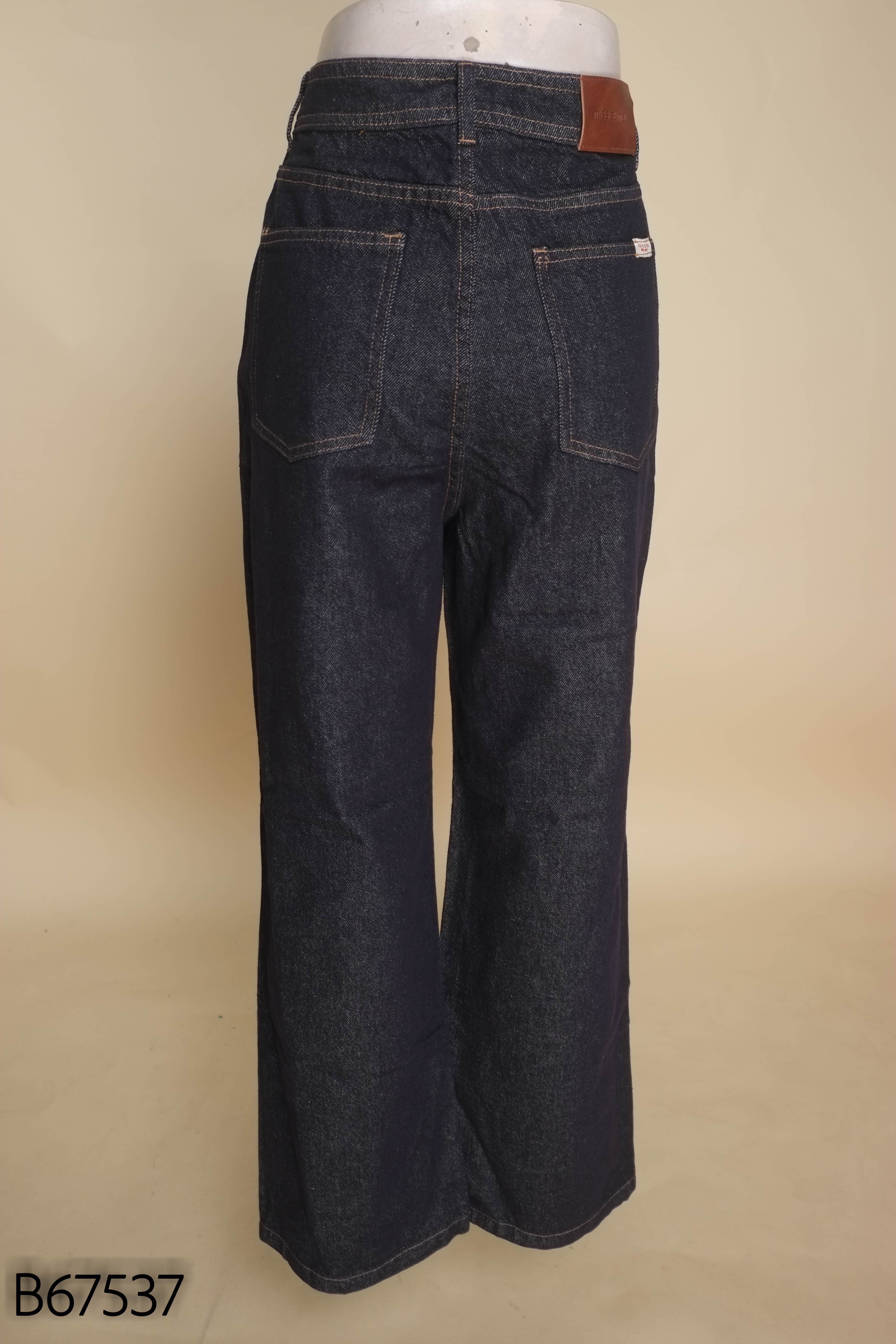 Quần jeans xanh sẫm ống rộng trơn