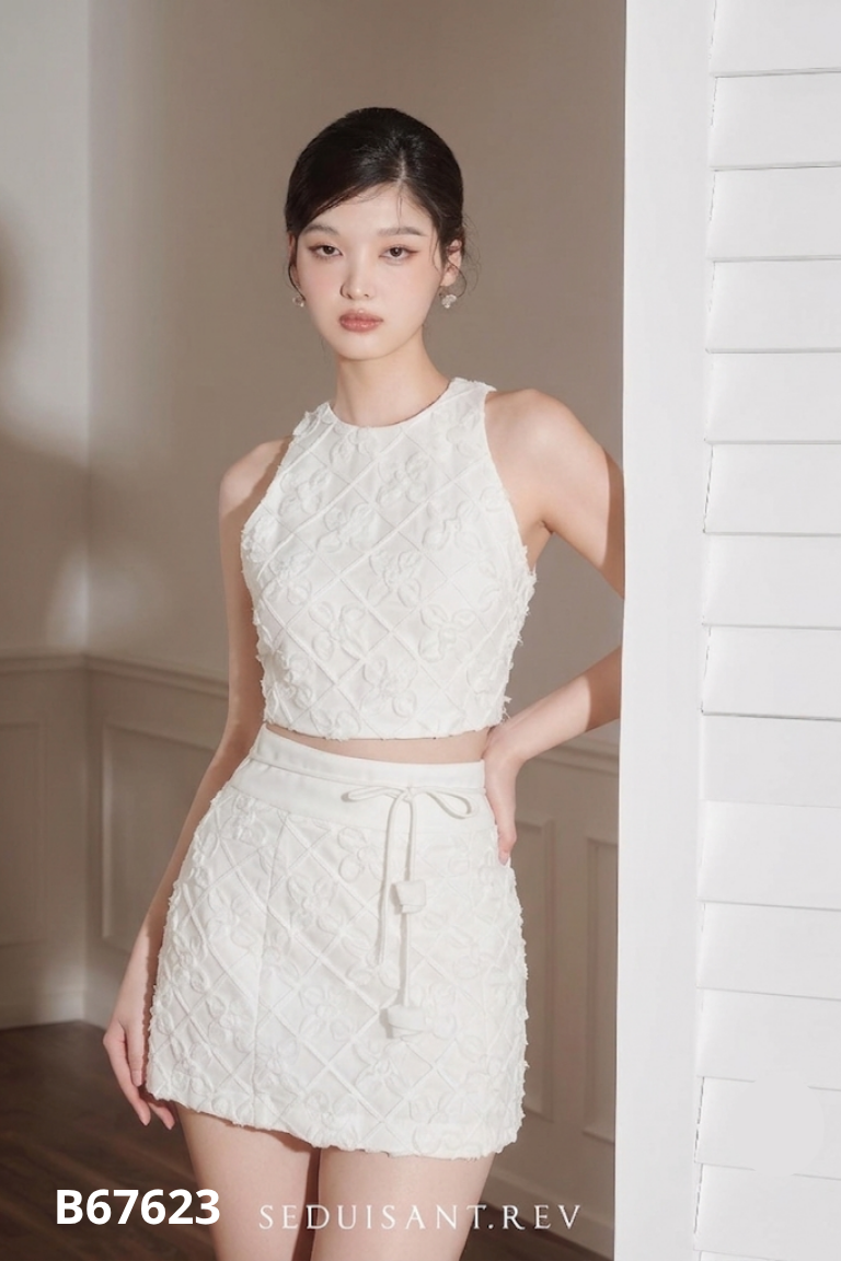 Set áo sát nách trắng + chân váy ngắn