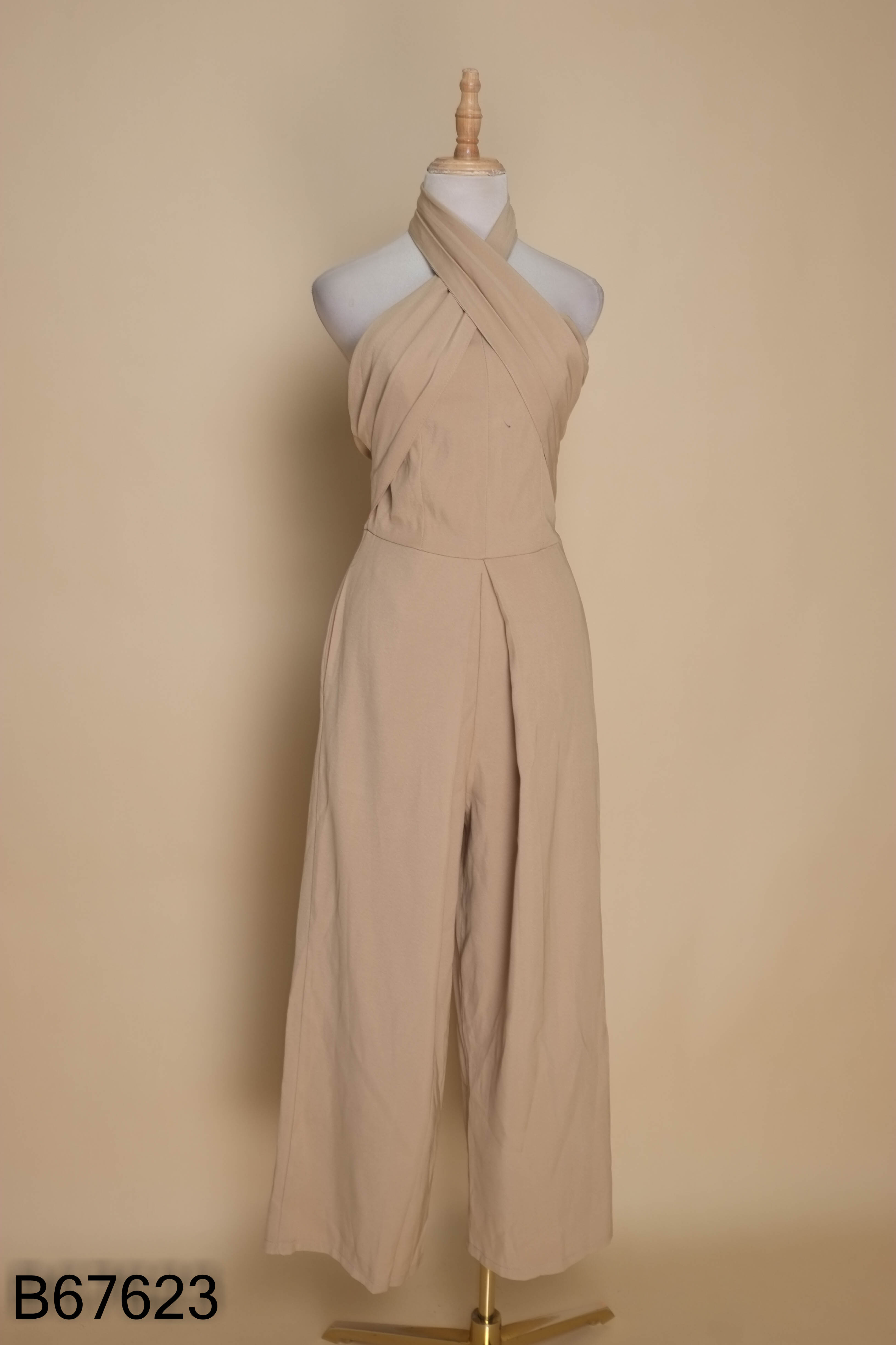 Jumpsuit nâu cổ yếm